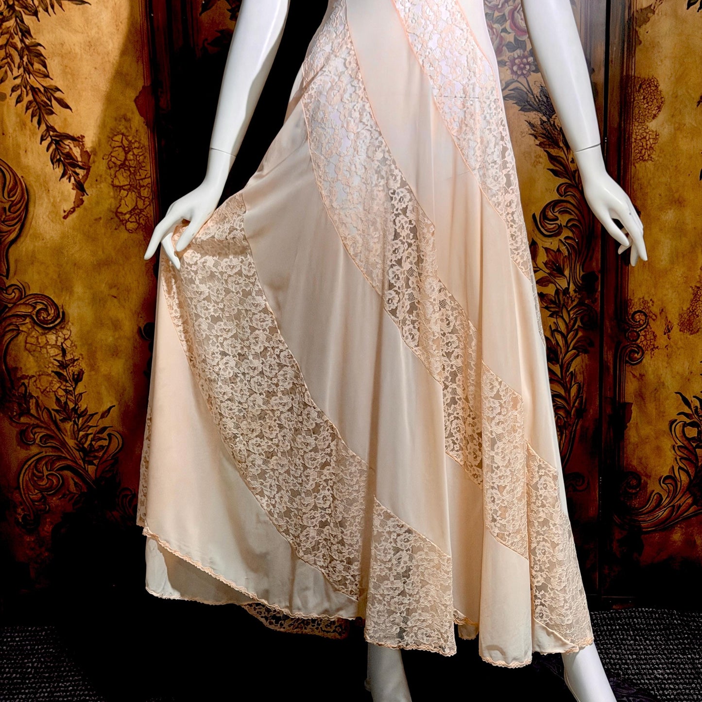 OLGA vintage nightgown Peignoir set, 1970s Peach Blush Lace slip dress robe set