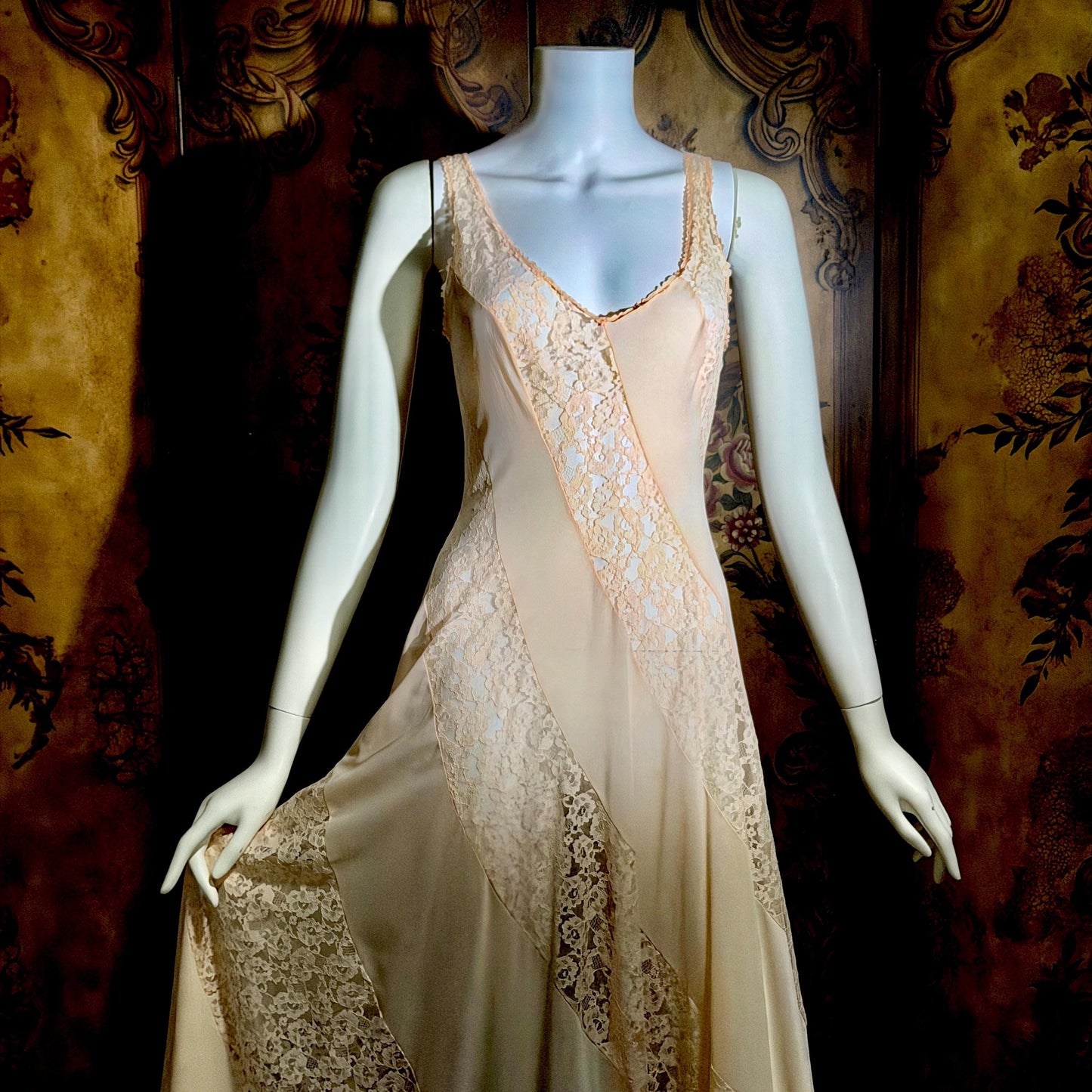 OLGA vintage nightgown Peignoir set, 1970s Peach Blush Lace slip dress robe set