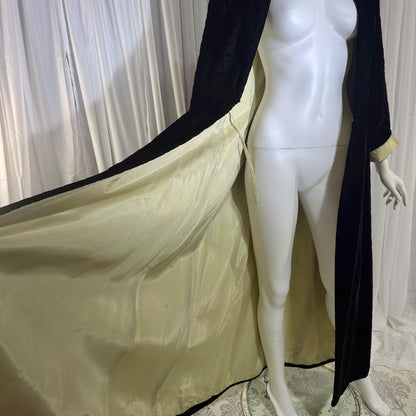 1940s Vintage Dressing Gown Robe, Black quilted velvet full length Housecoat