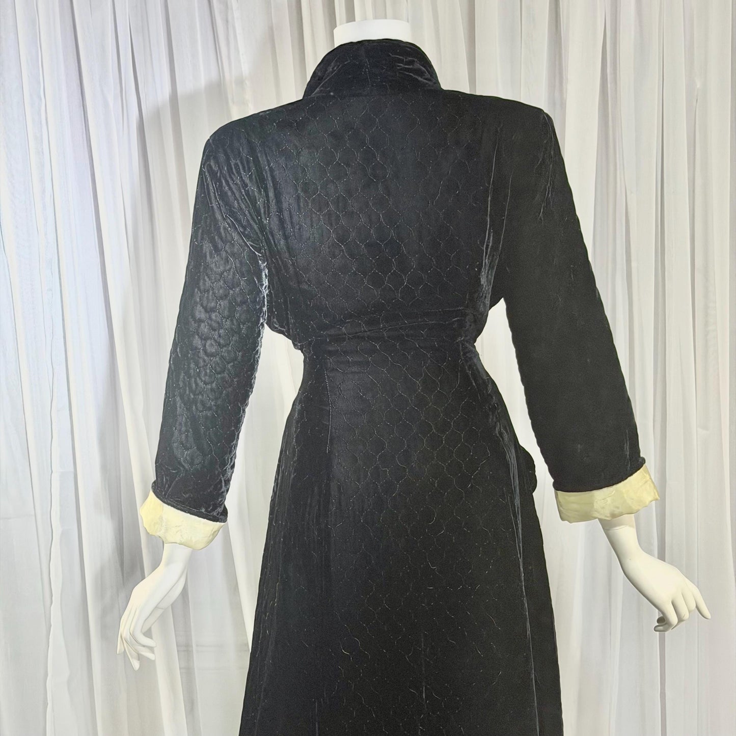 1940s Vintage Dressing Gown Robe, Black quilted velvet full length Housecoat