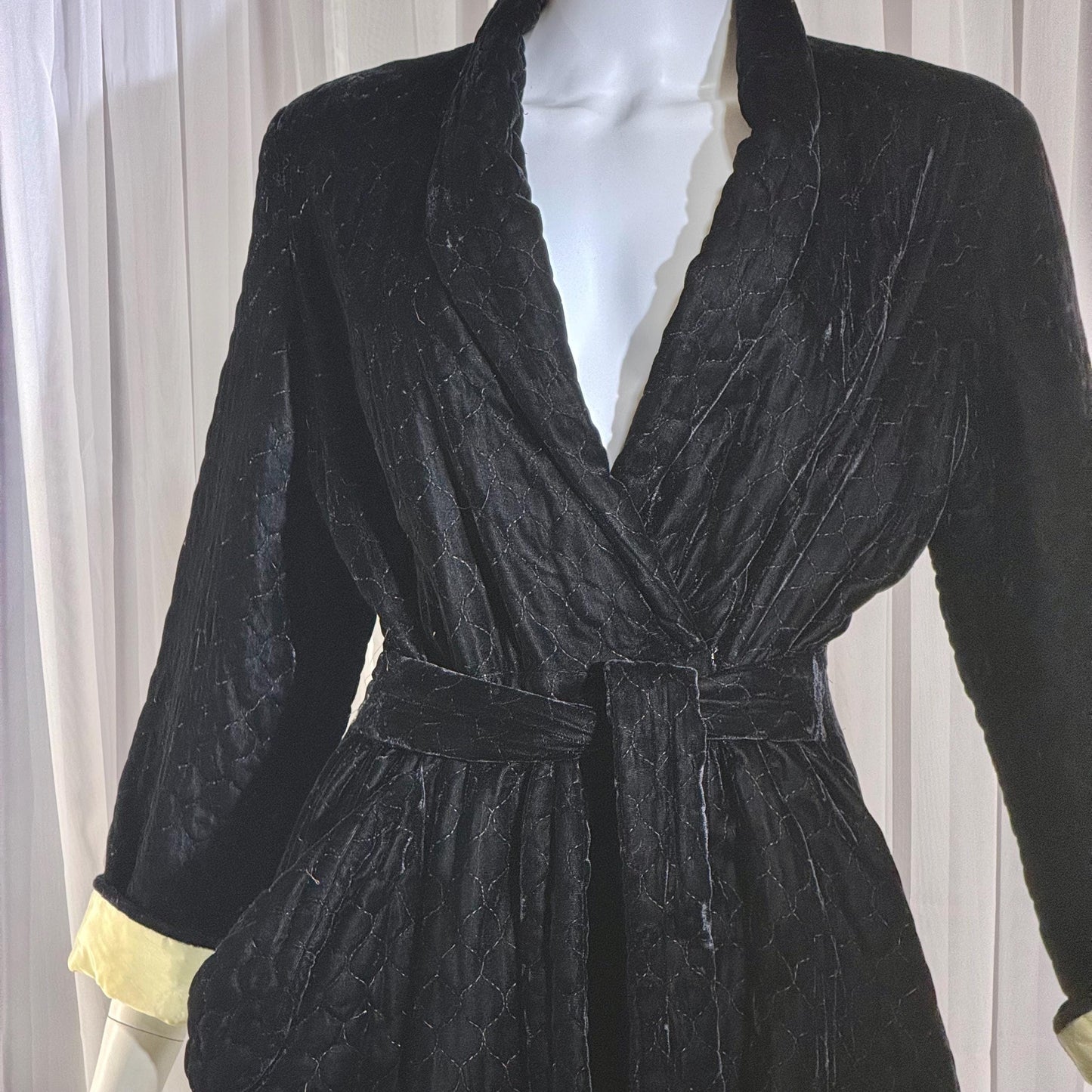 1940s Vintage Dressing Gown Robe, Black quilted velvet full length Housecoat