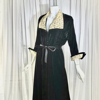 1940s Vintage Dressing Gown Robe, Black velvet maxi length hostess gown