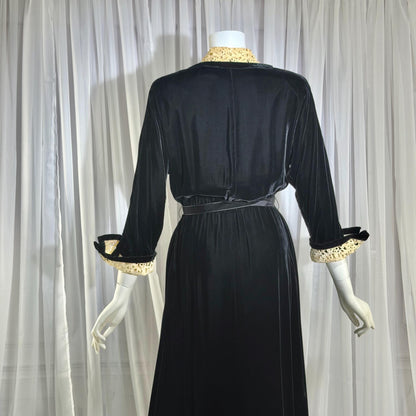 1940s Vintage Dressing Gown Robe, Black velvet maxi length hostess gown