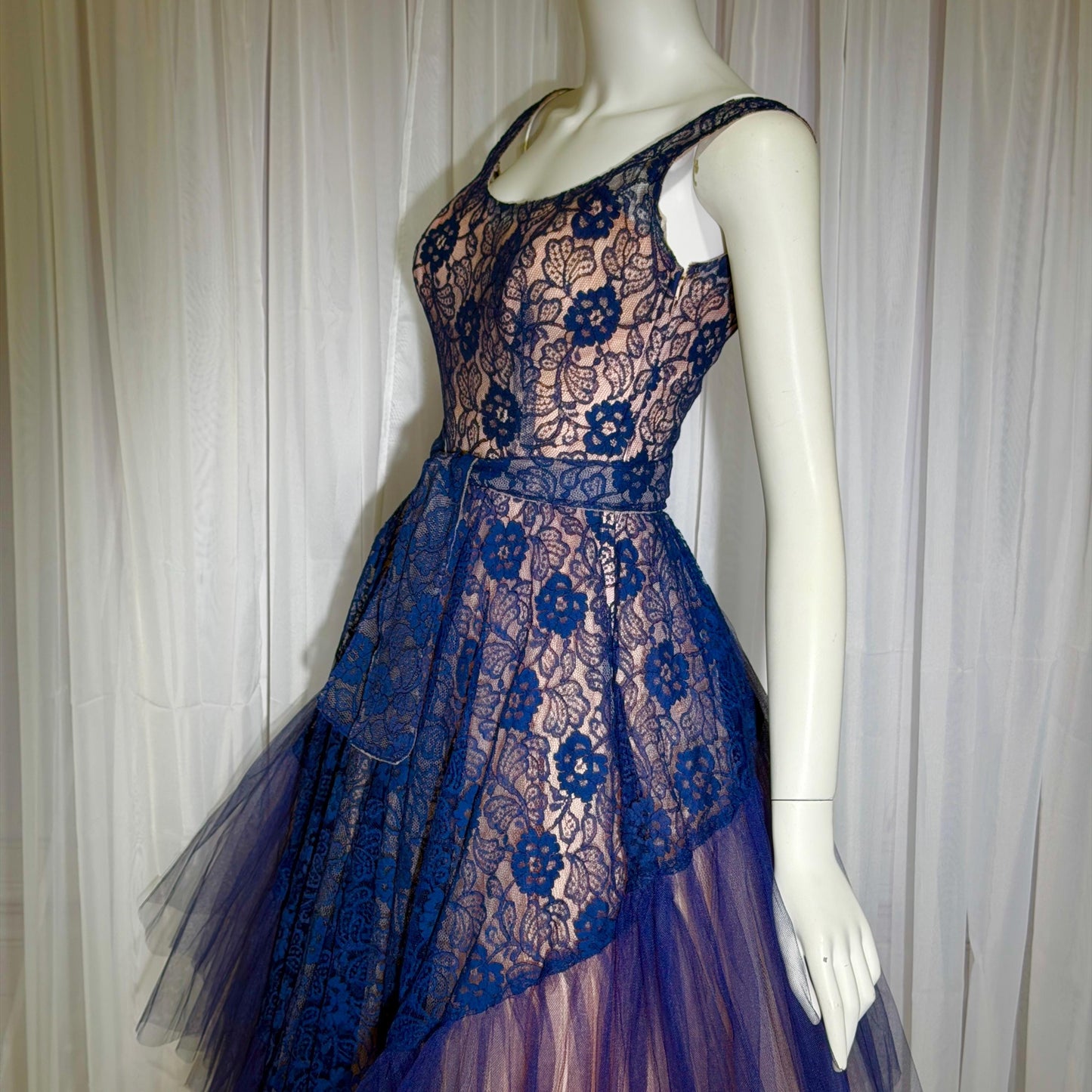 WILL STEINMAN vintage 1950s party dress, Navy blue and Pink lace and net cupcake short cocktail dress