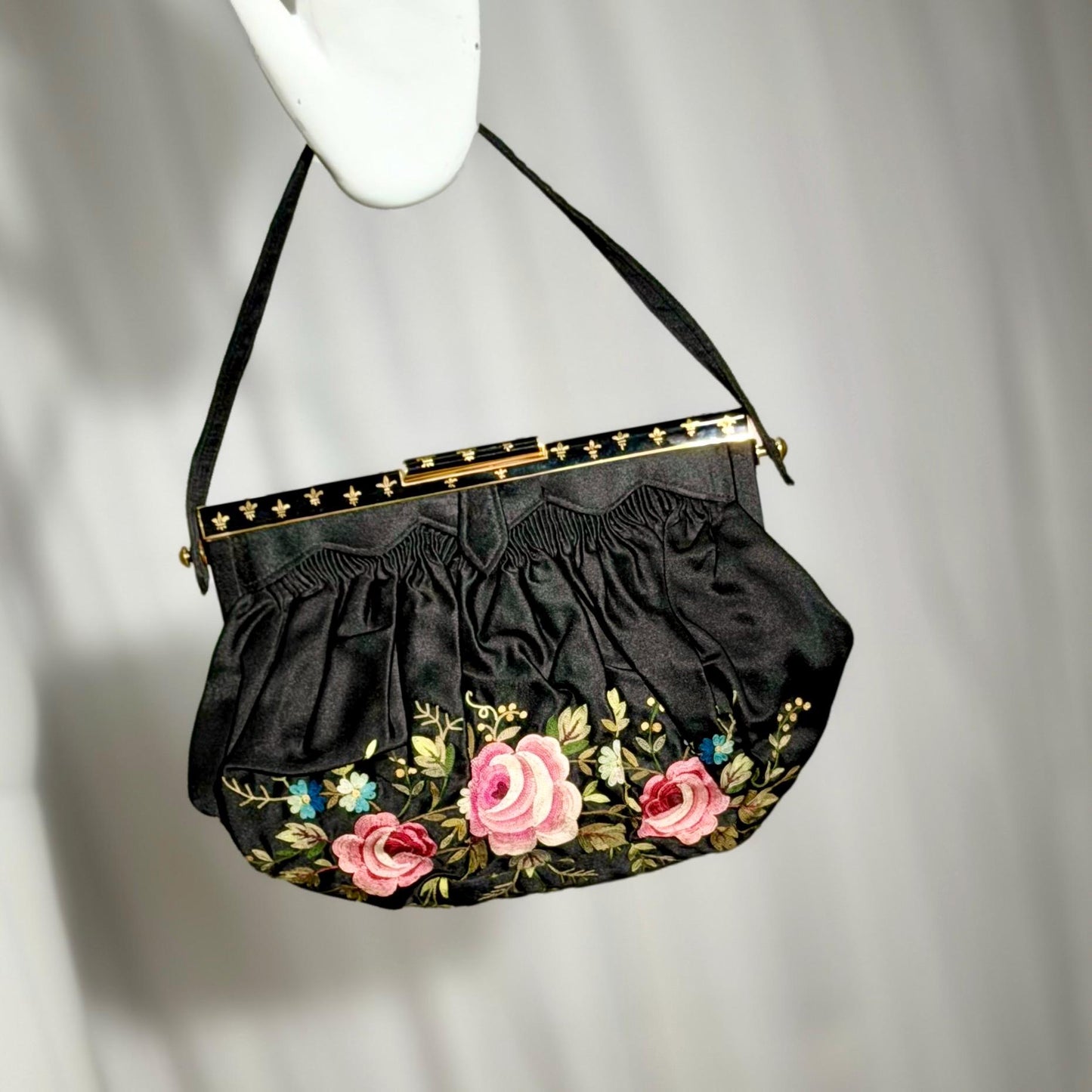 1940s Vintage French silk hand made Evening purse, Point de Beauvais Stitchery,  Enamel frame purse / Embroidered roses