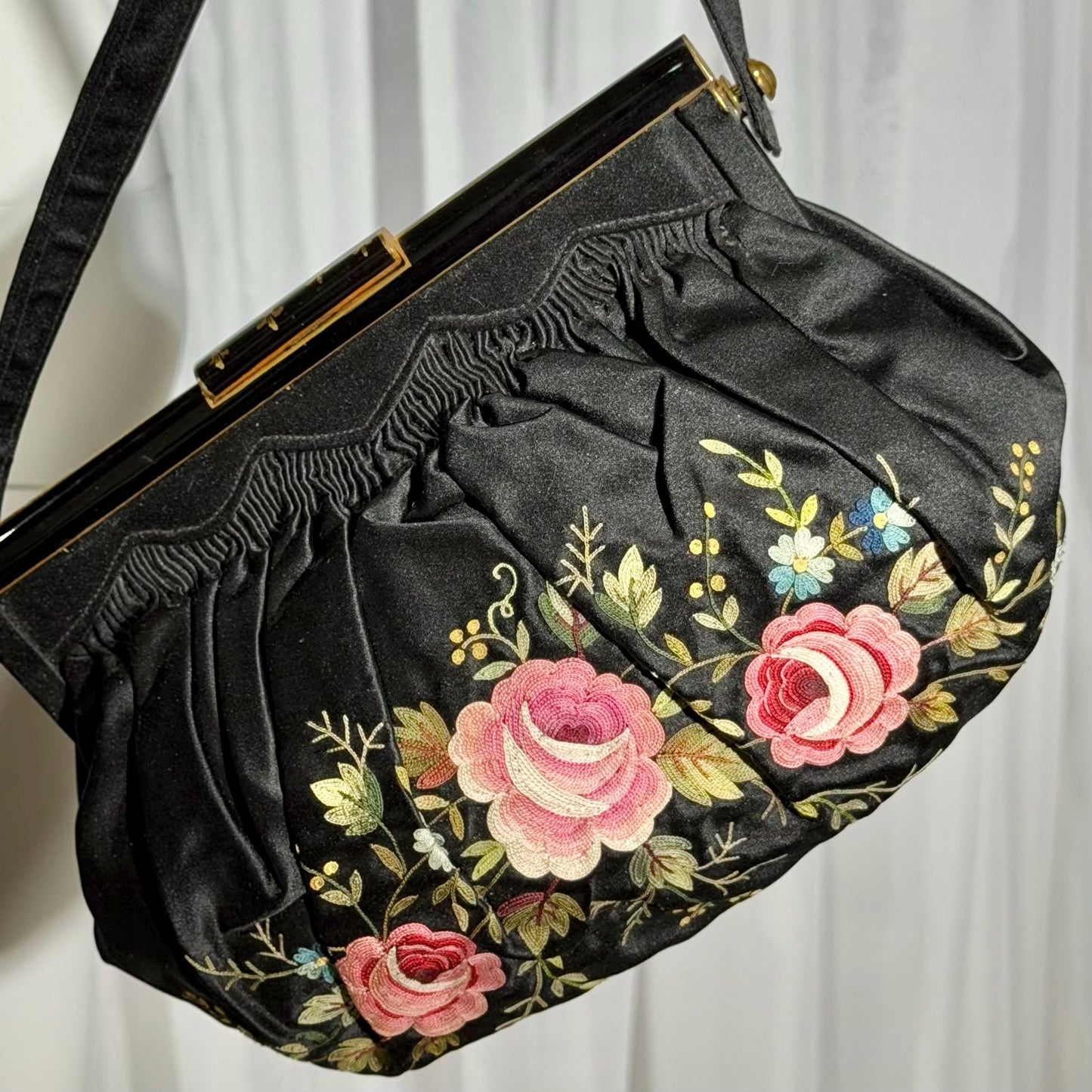 1940s Vintage French silk hand made Evening purse, Point de Beauvais Stitchery,  Enamel frame purse / Embroidered roses
