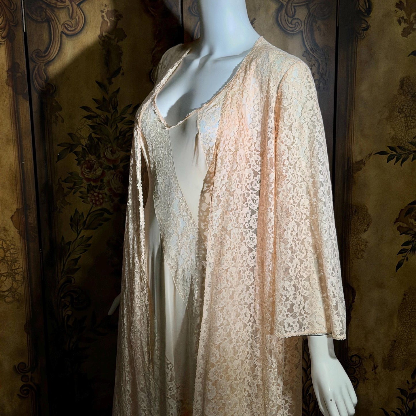 OLGA vintage nightgown Peignoir set, 1970s Peach Blush Lace slip dress robe set