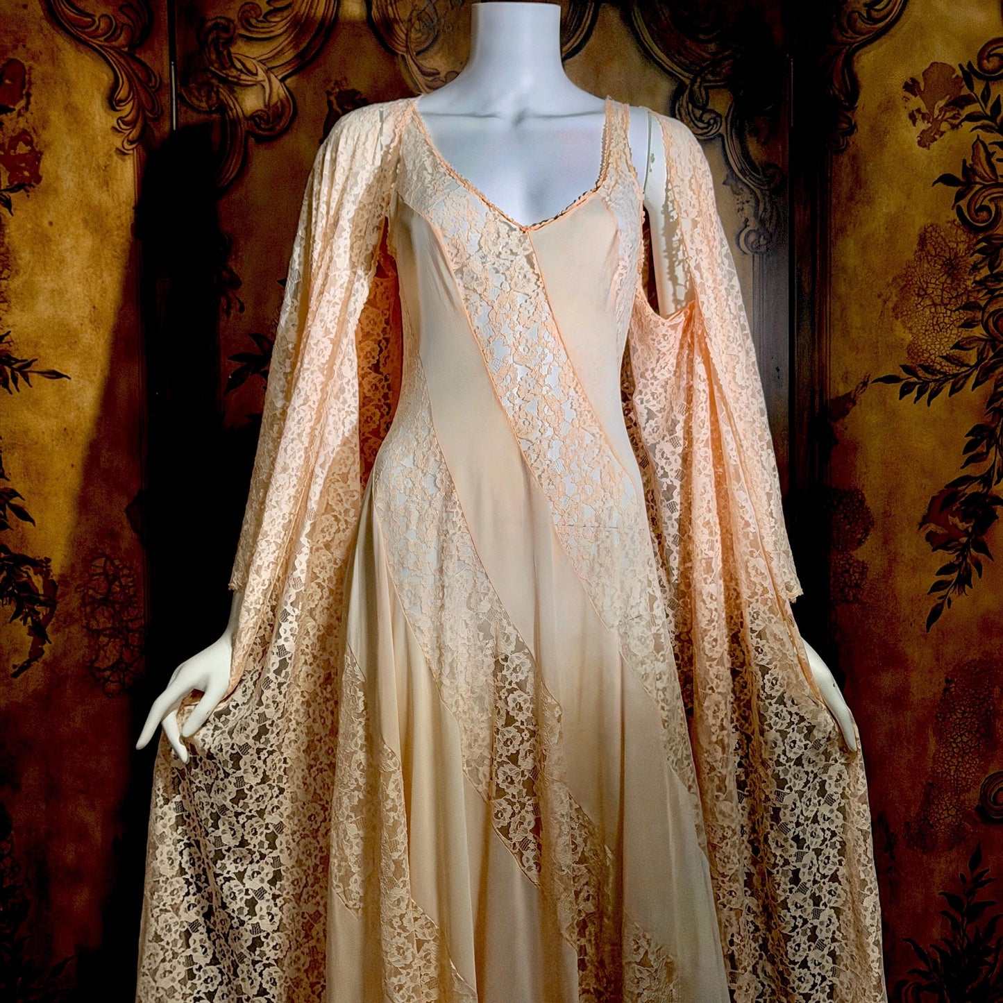 OLGA vintage nightgown Peignoir set, 1970s Peach Blush Lace slip dress robe set