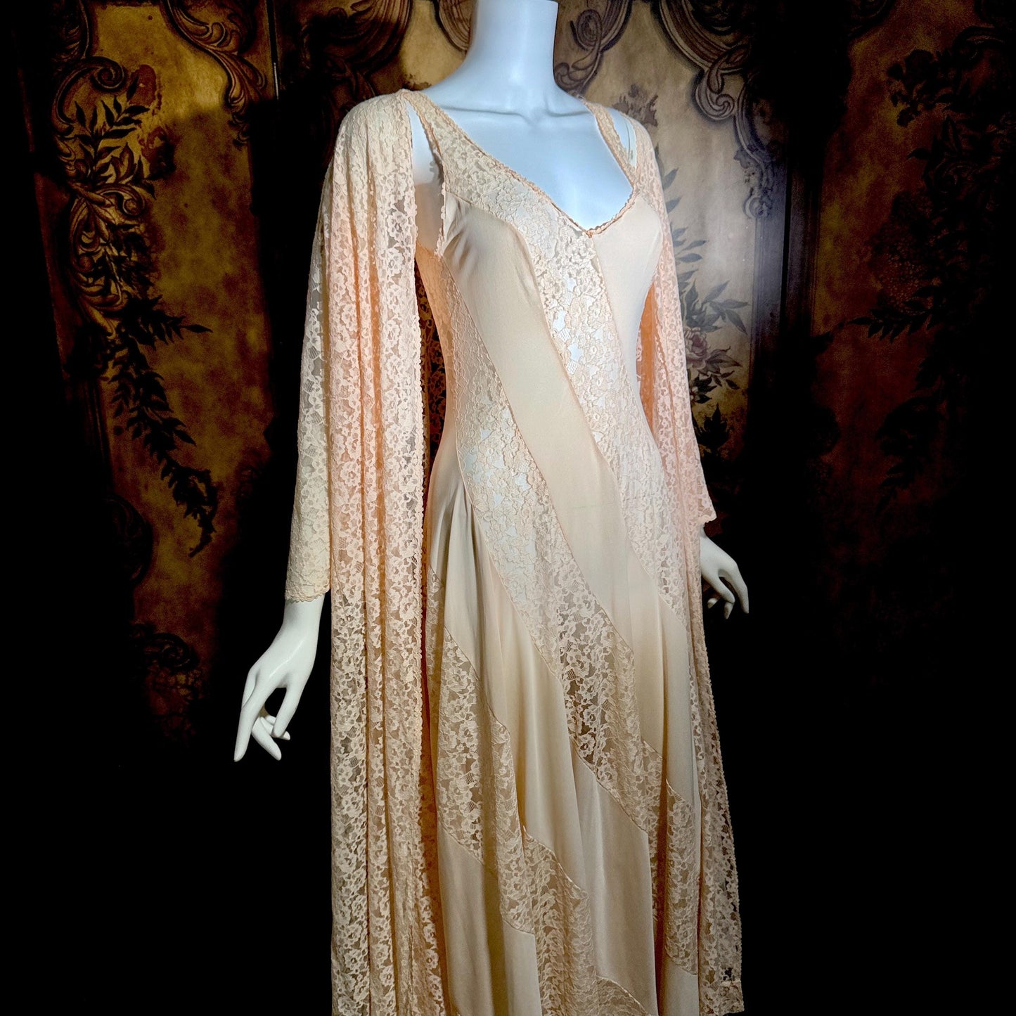 OLGA vintage nightgown Peignoir set, 1970s Peach Blush Lace slip dress robe set