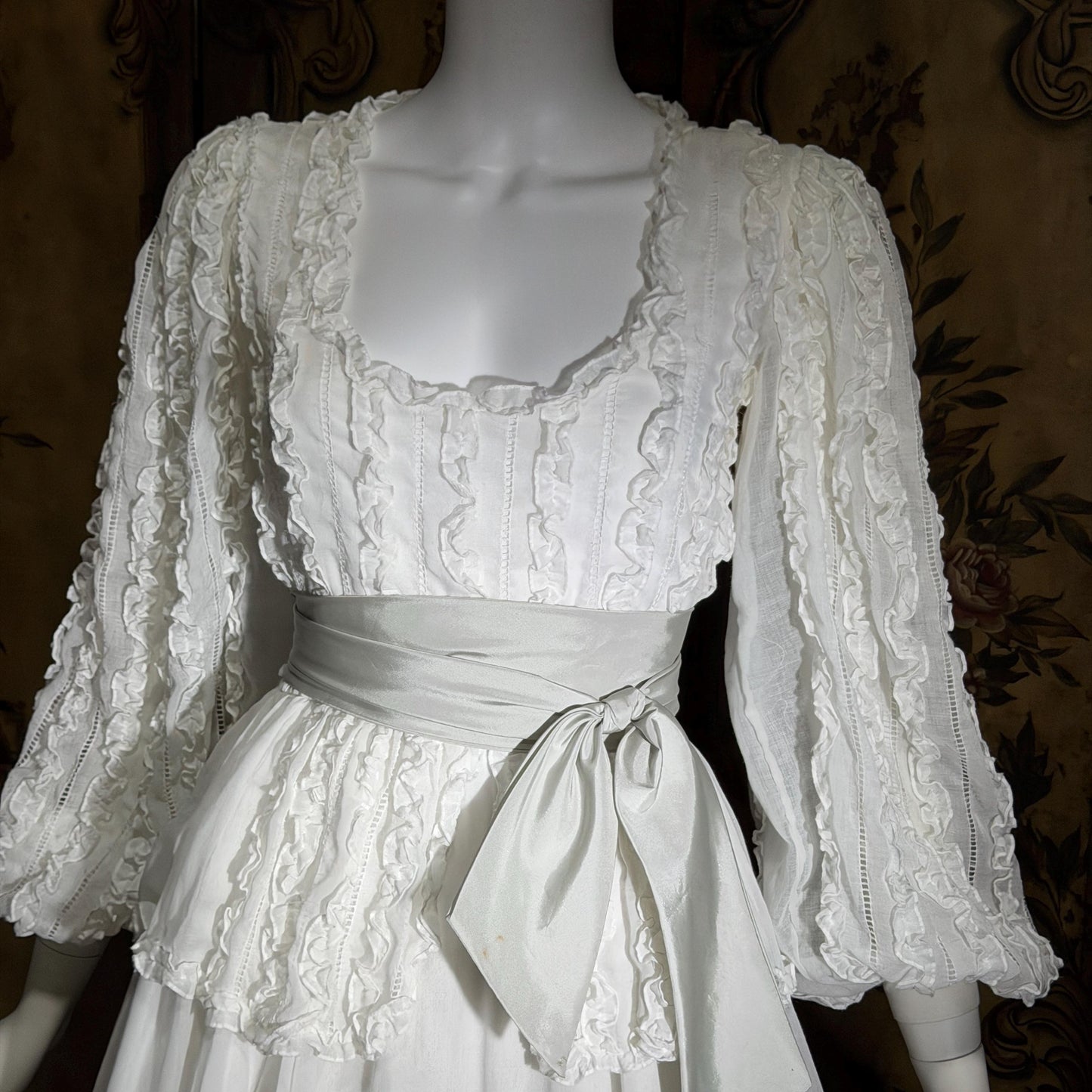 BONNIE STRAUSS Vintage 1970s dress, White Cotton Ruffle Dress Bishop Sleeves