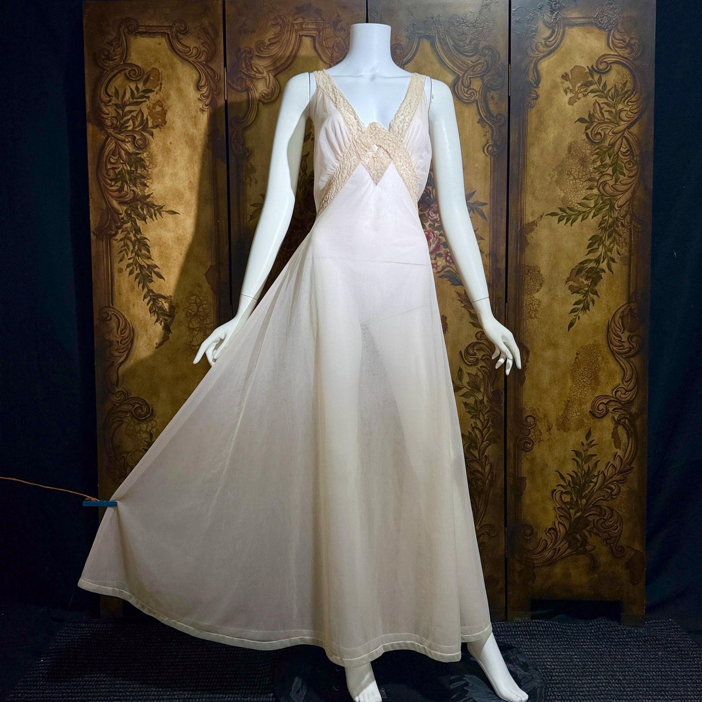 SAKS FIFTH AVENUE Vintage 1950s peignoir set, Dusty Pink chiffon bridal nightgown lingerie slip dress and robe
