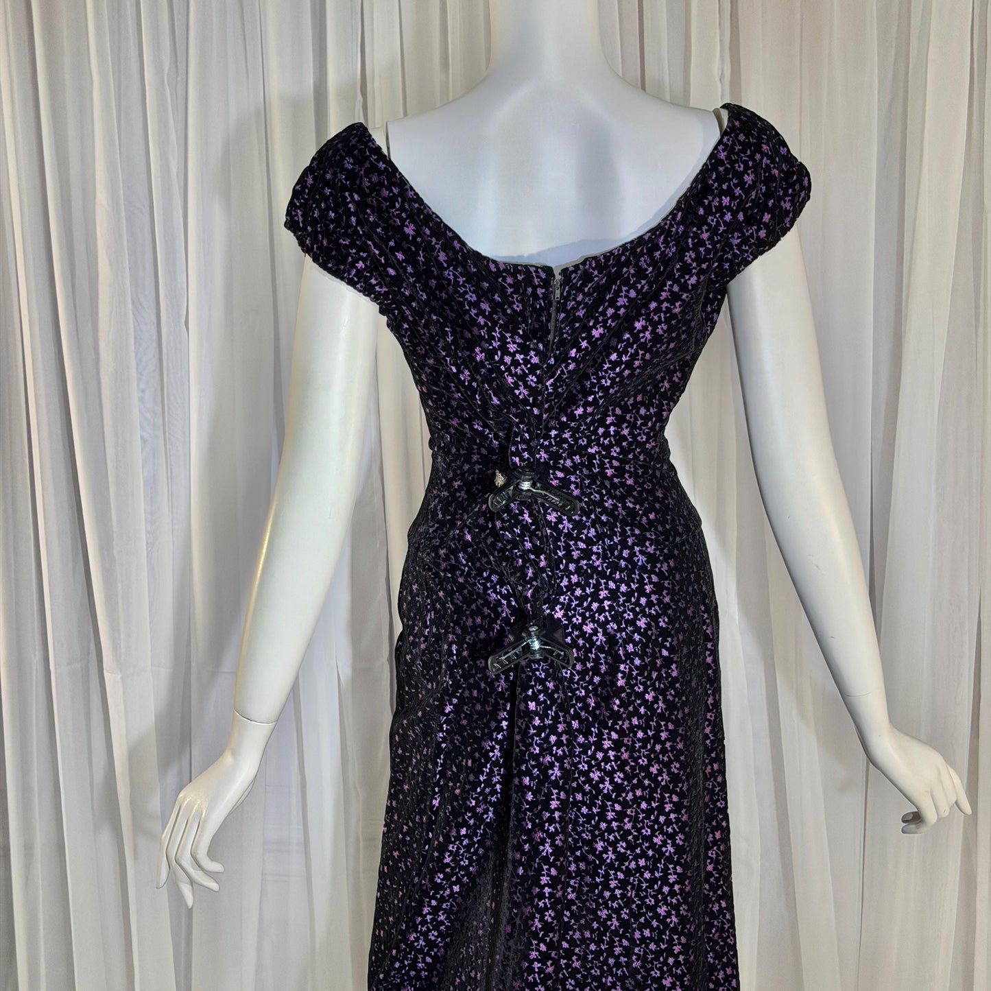 NETTIE ROSENSTEIN vintage 1950s cocktail dress, Purple velvet burnout evening wiggle dress