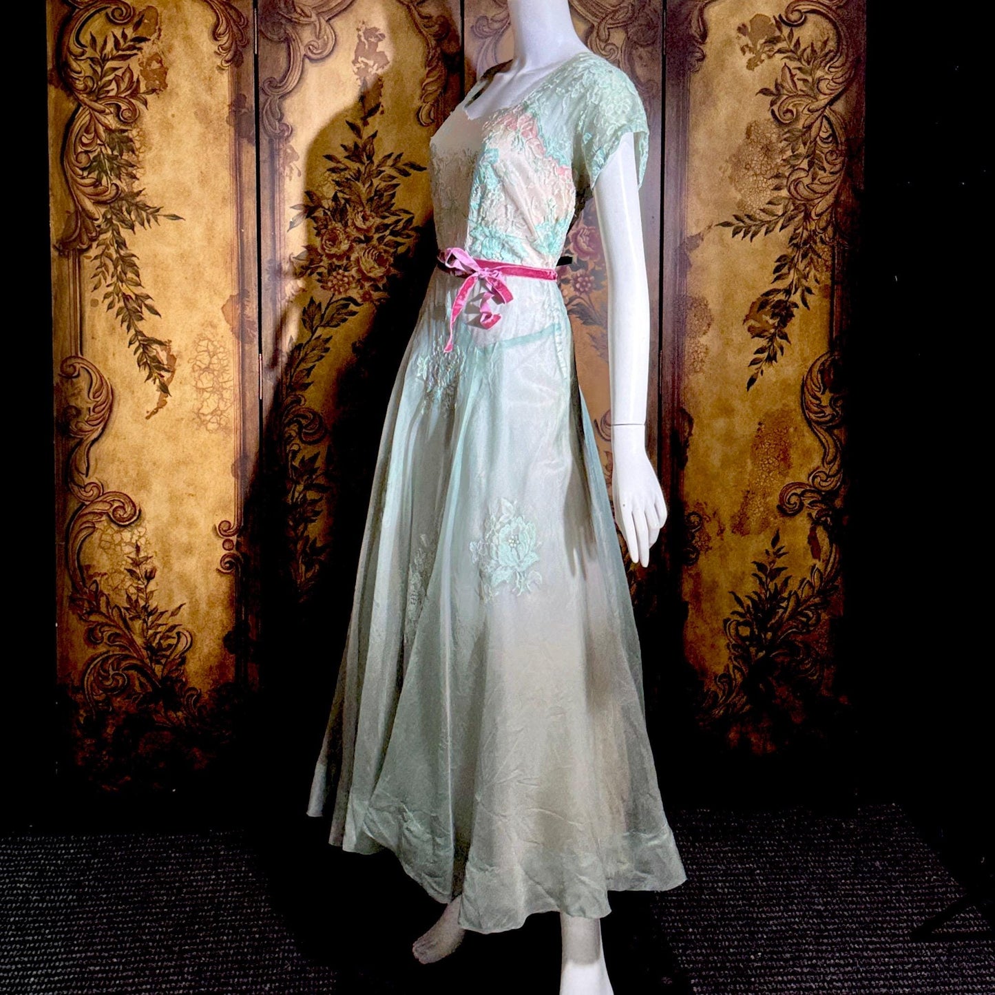 1930s Vintage Evening dress gown, Green Pink Organza Lace gown, Large