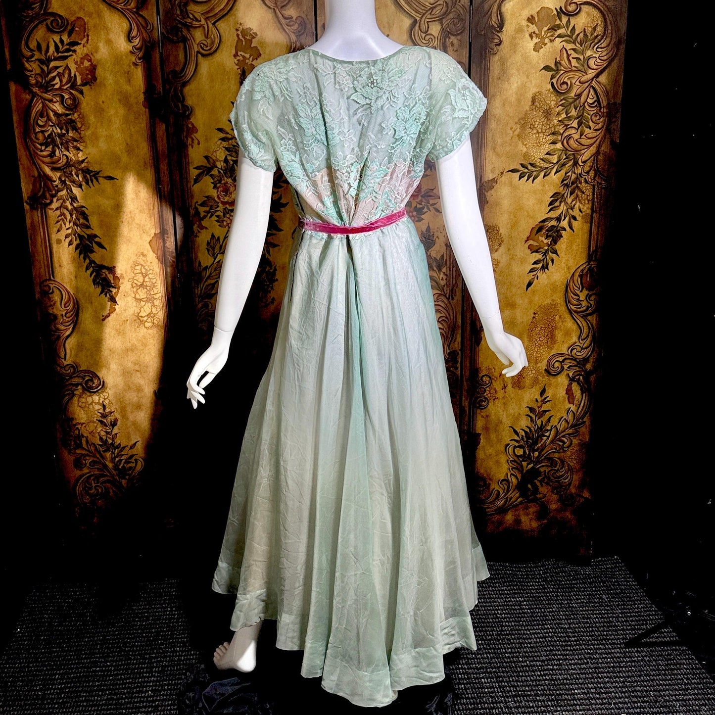 1930s Vintage Evening dress gown, Green Pink Organza Lace gown, Large