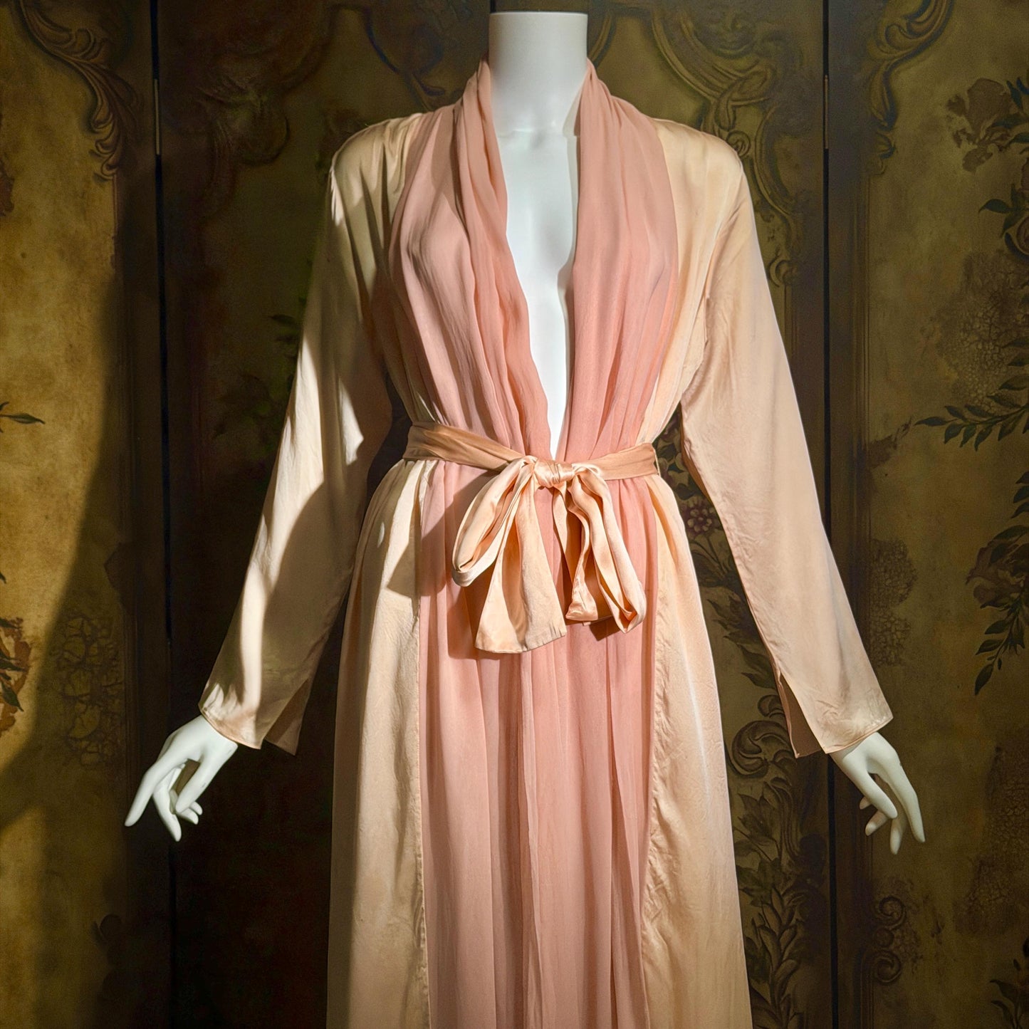 FERNANDO SANCHEZ Vintage dressing gown robe, Peach Pink Silk wrap house coat, Large