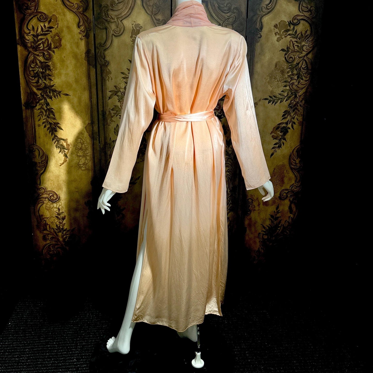 FERNANDO SANCHEZ Vintage dressing gown robe, Peach Pink Silk wrap house coat, Large