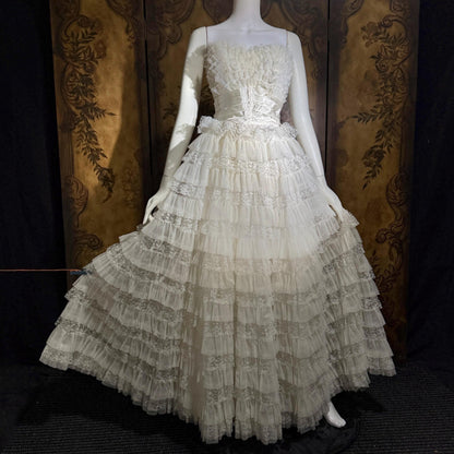 1950s vintage wedding gown, White ruffle tiered lace cupcake tulle meringue ball gown