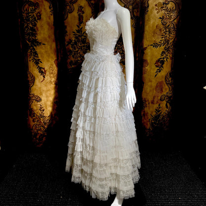 1950s vintage wedding gown, White ruffle tiered lace cupcake tulle meringue ball gown