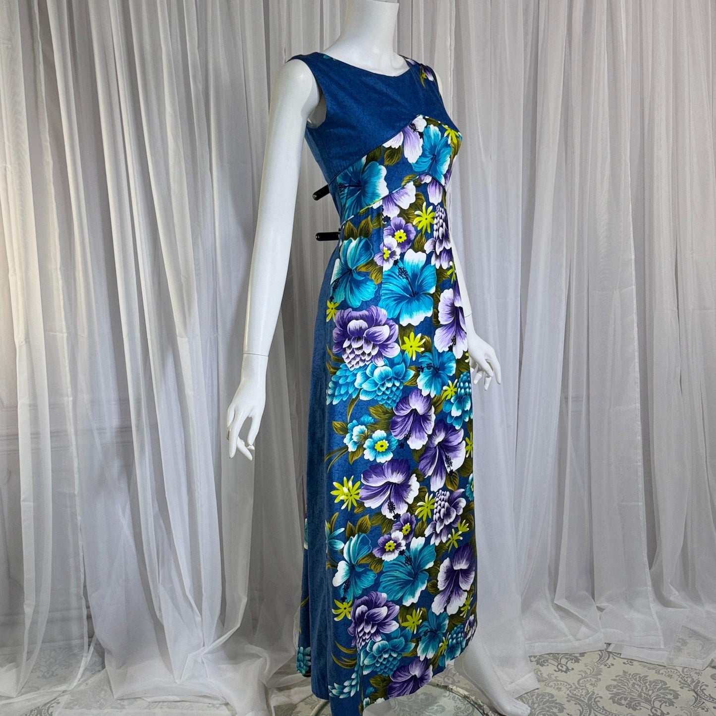 1960s vintage Hawaiian Cotton Dress. Blue Purple Hibiscus luau maxi dress