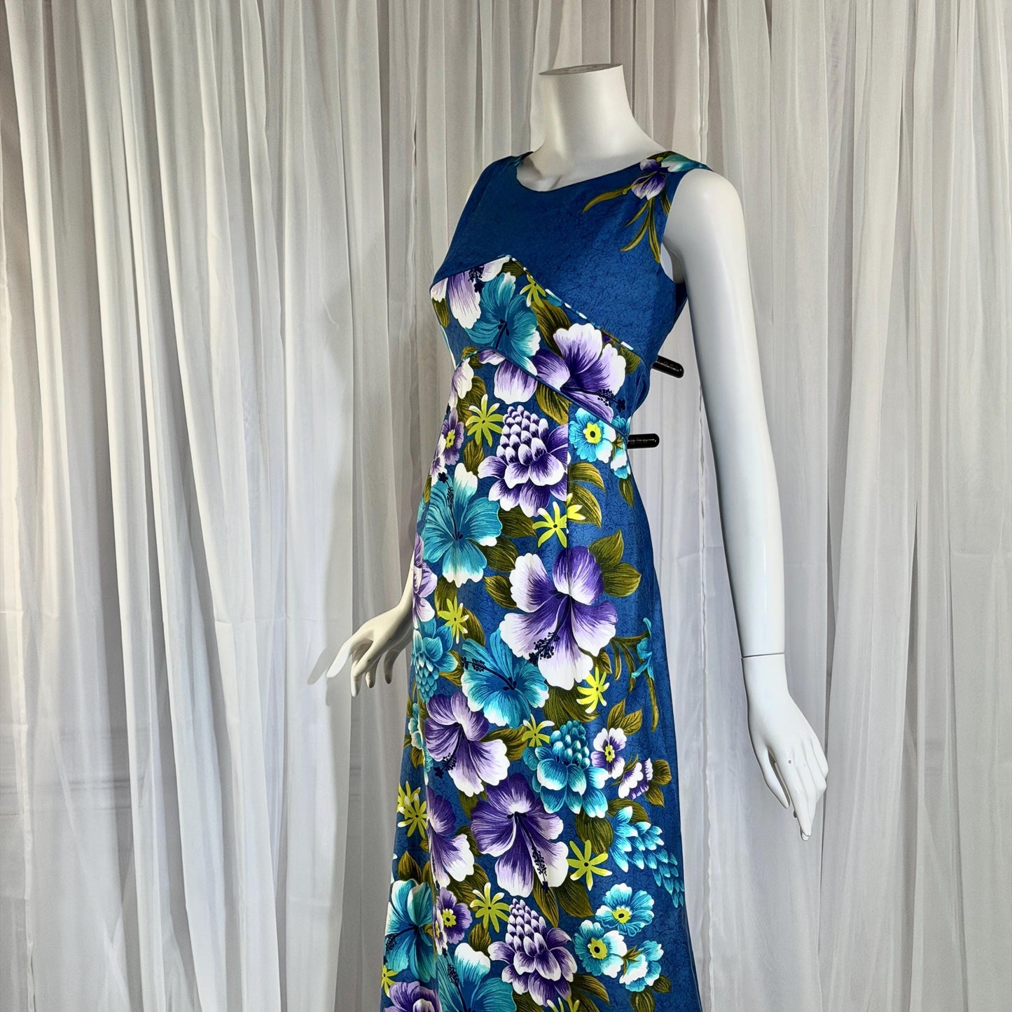 1960s vintage Hawaiian Cotton Dress. Blue Purple Hibiscus luau maxi dress