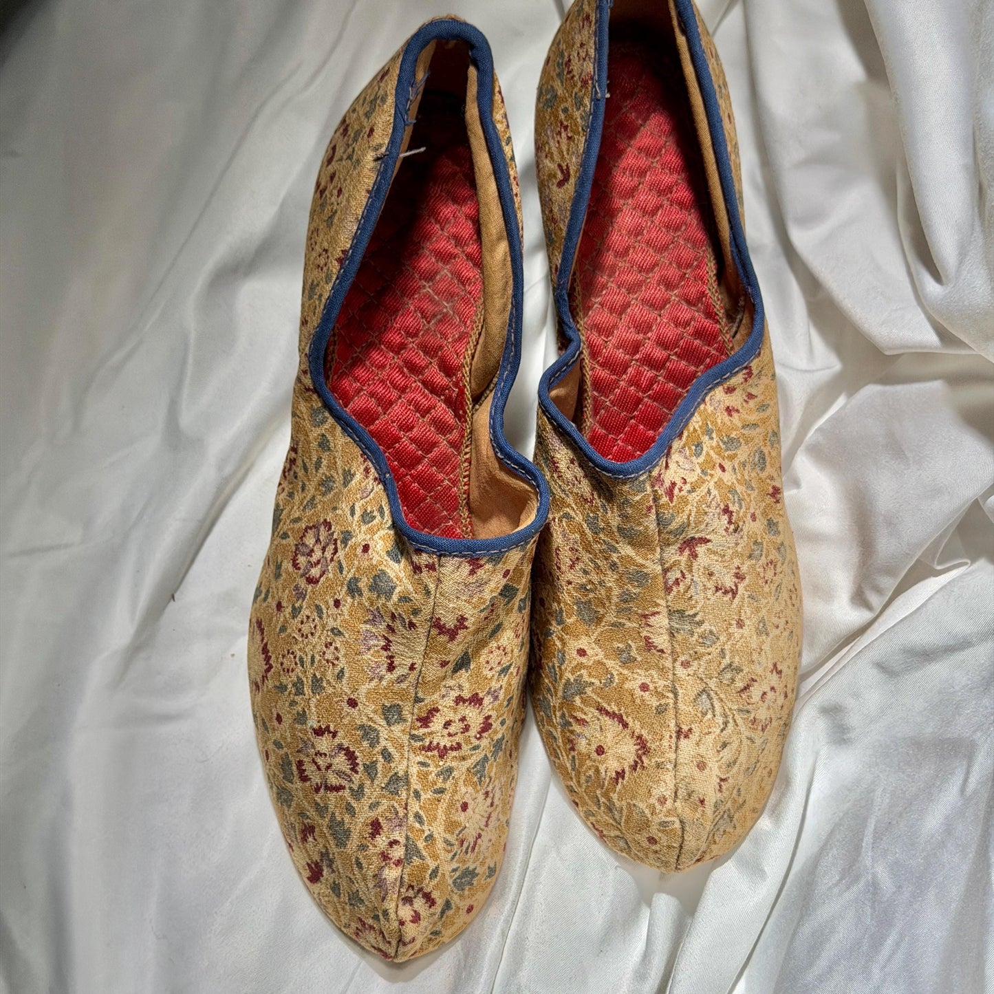 1900s Victorian Evening Slippers Shoes, Cotton floral bedroom slippers