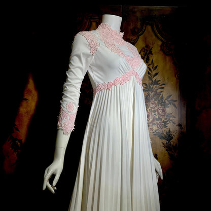 Vintage 1970s wedding dress gown, White pleated high neck jersey knit gown & train
