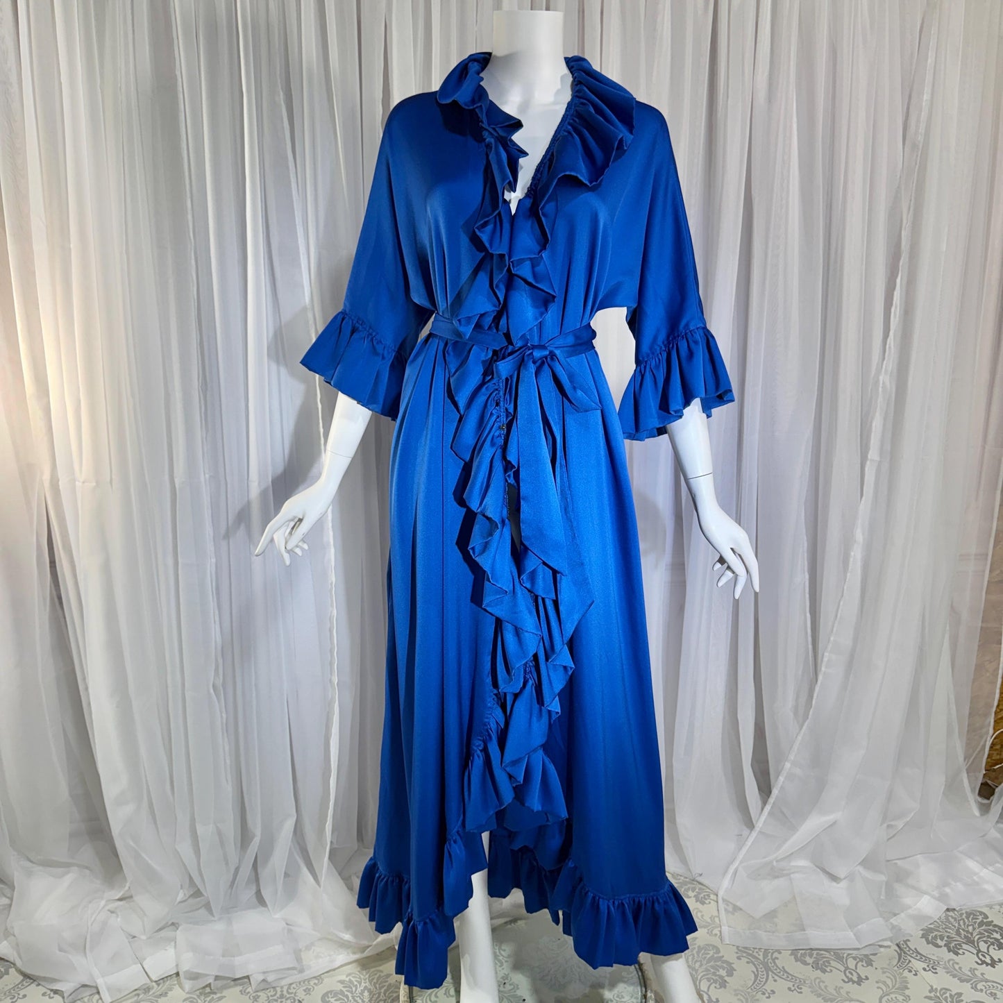 Vintage LUCIE ANN BEVERLY Hills Dressing gown robe, 1960s Blue ruffle lounging gown