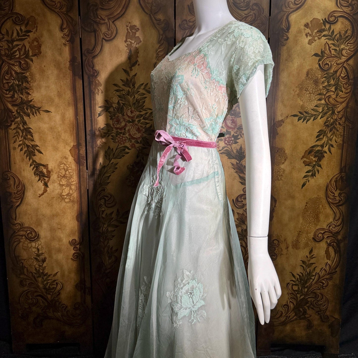1930s Vintage Evening dress gown, Green Pink Organza Lace gown, Large