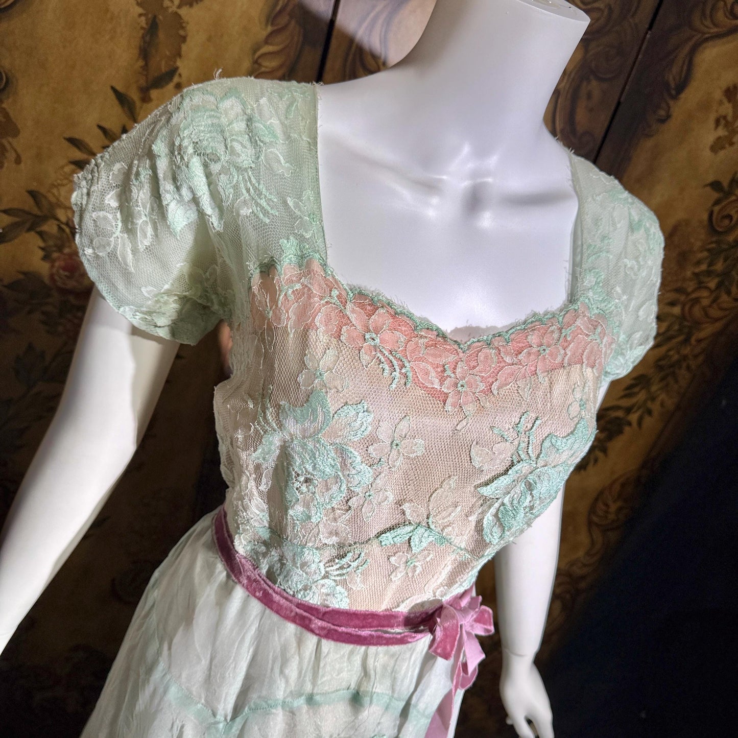 1930s Vintage Evening dress gown, Green Pink Organza Lace gown, Large