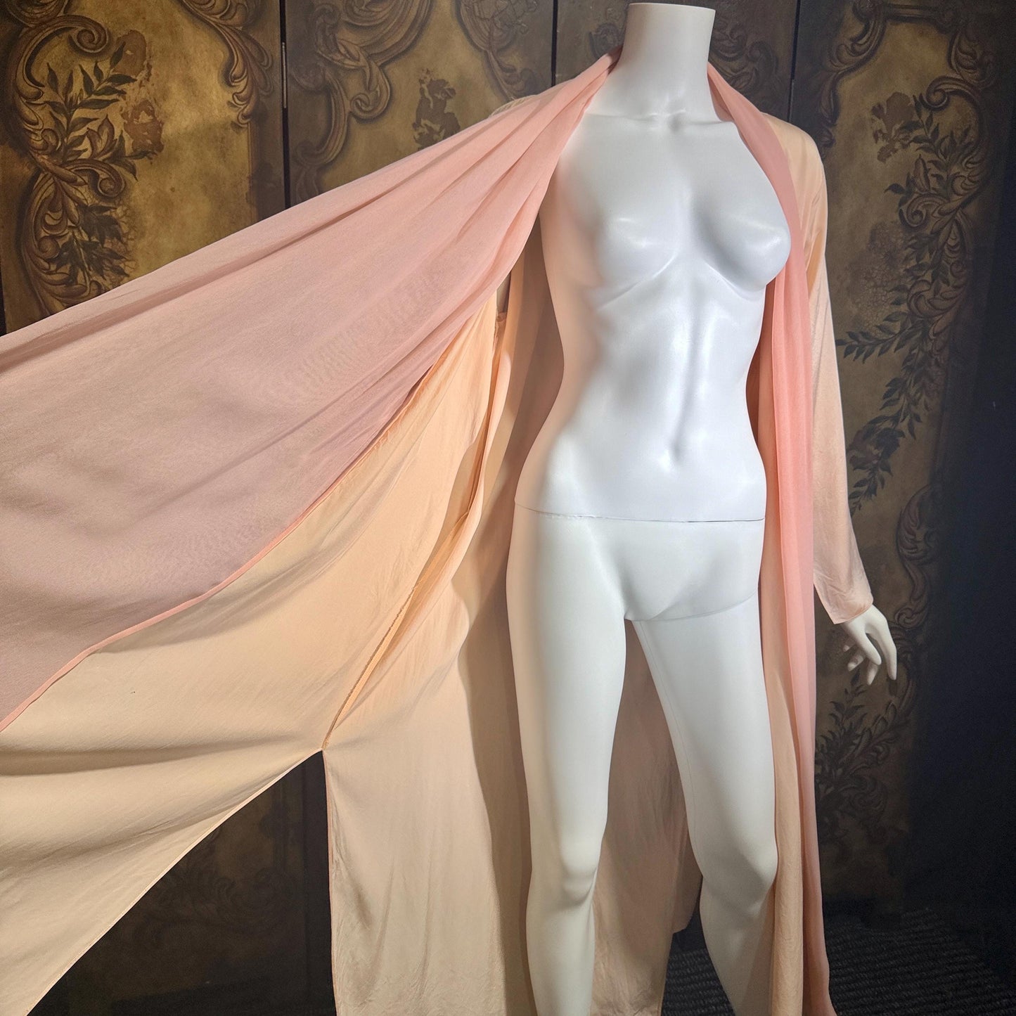 FERNANDO SANCHEZ Vintage dressing gown robe, Peach Pink Silk wrap house coat, Large