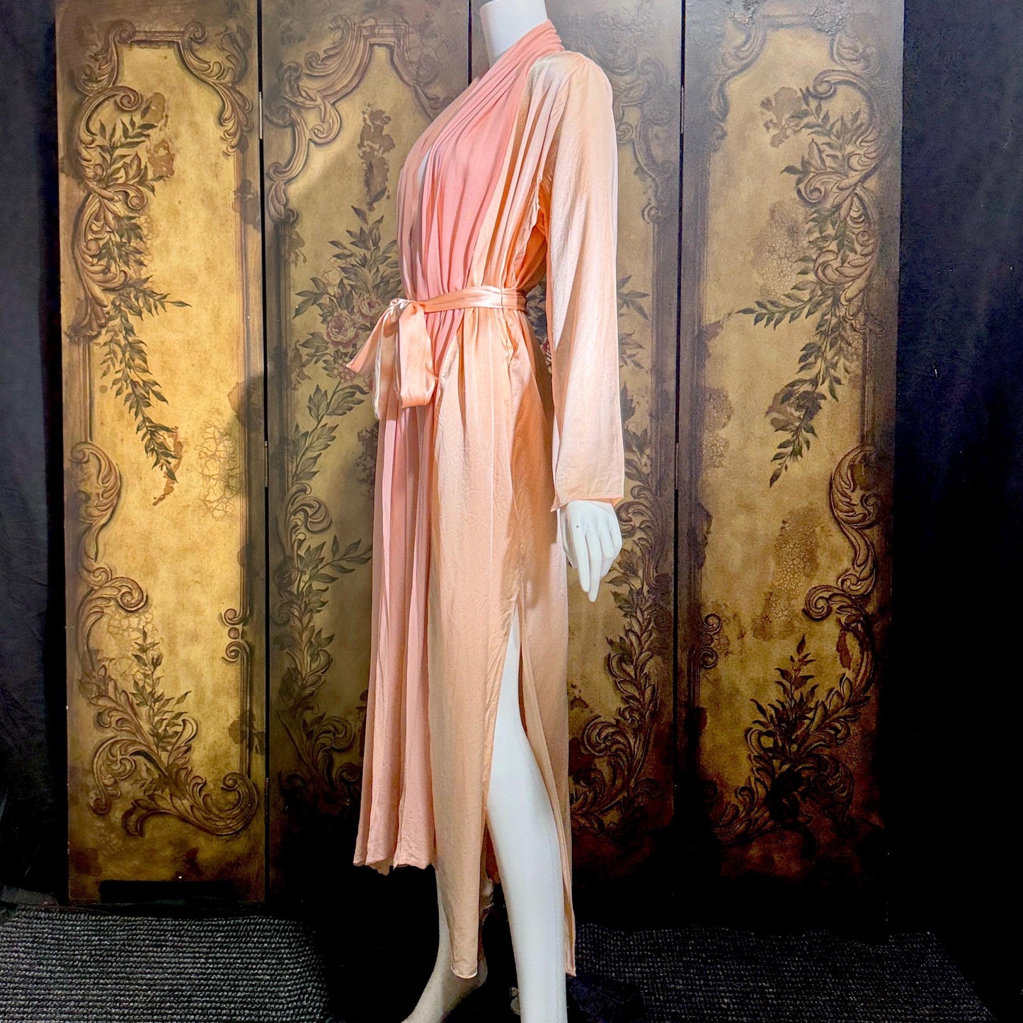 FERNANDO SANCHEZ Vintage dressing gown robe, Peach Pink Silk wrap house coat, Large