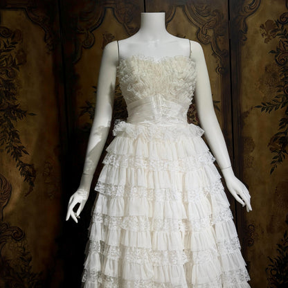 1950s vintage wedding gown, White ruffle tiered lace cupcake tulle meringue ball gown