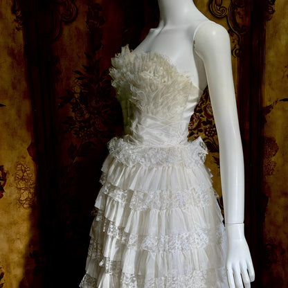 1950s vintage wedding gown, White ruffle tiered lace cupcake tulle meringue ball gown
