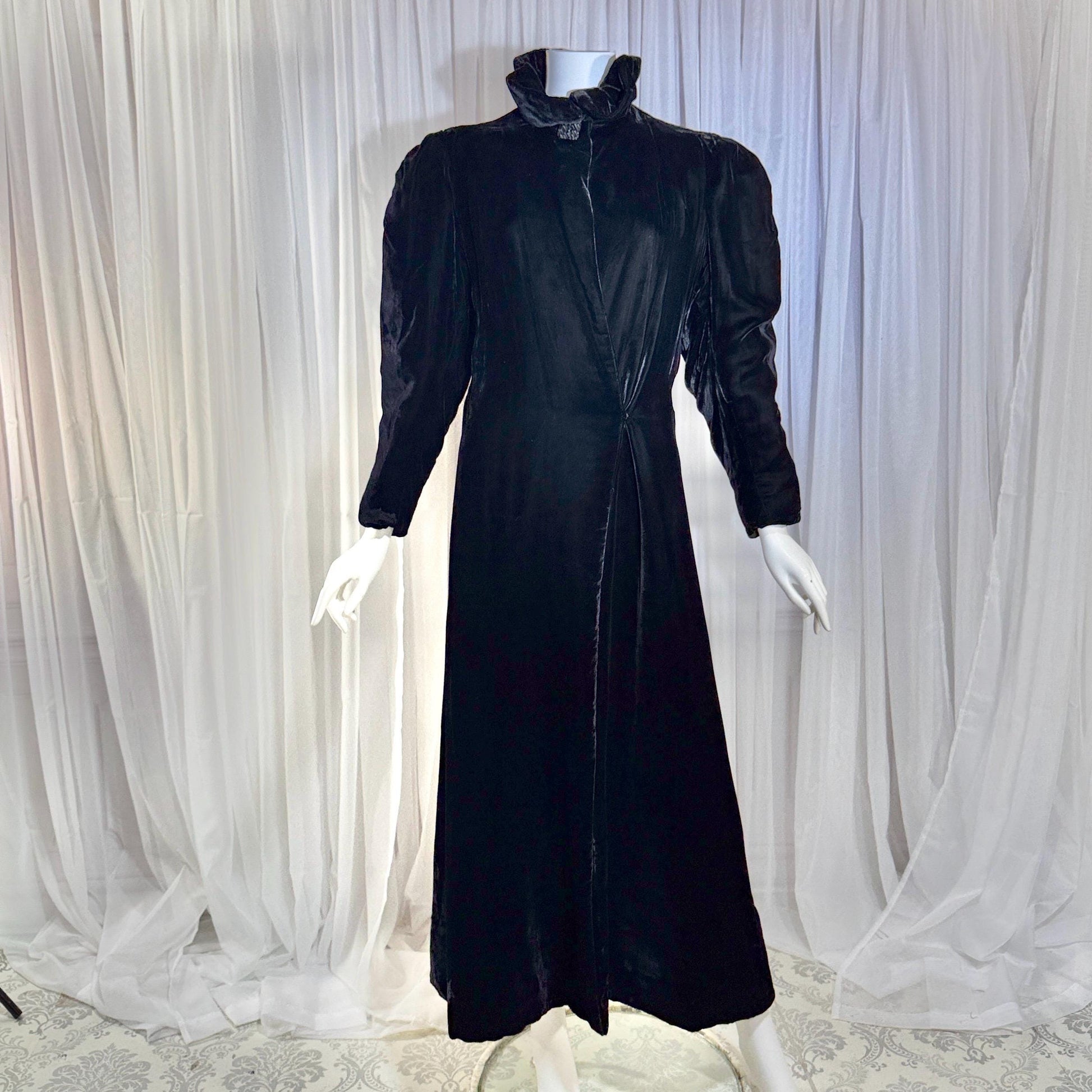 vintage 1920s opera coat, Black Silk Velvet flapper evening coat duster ruffle neck