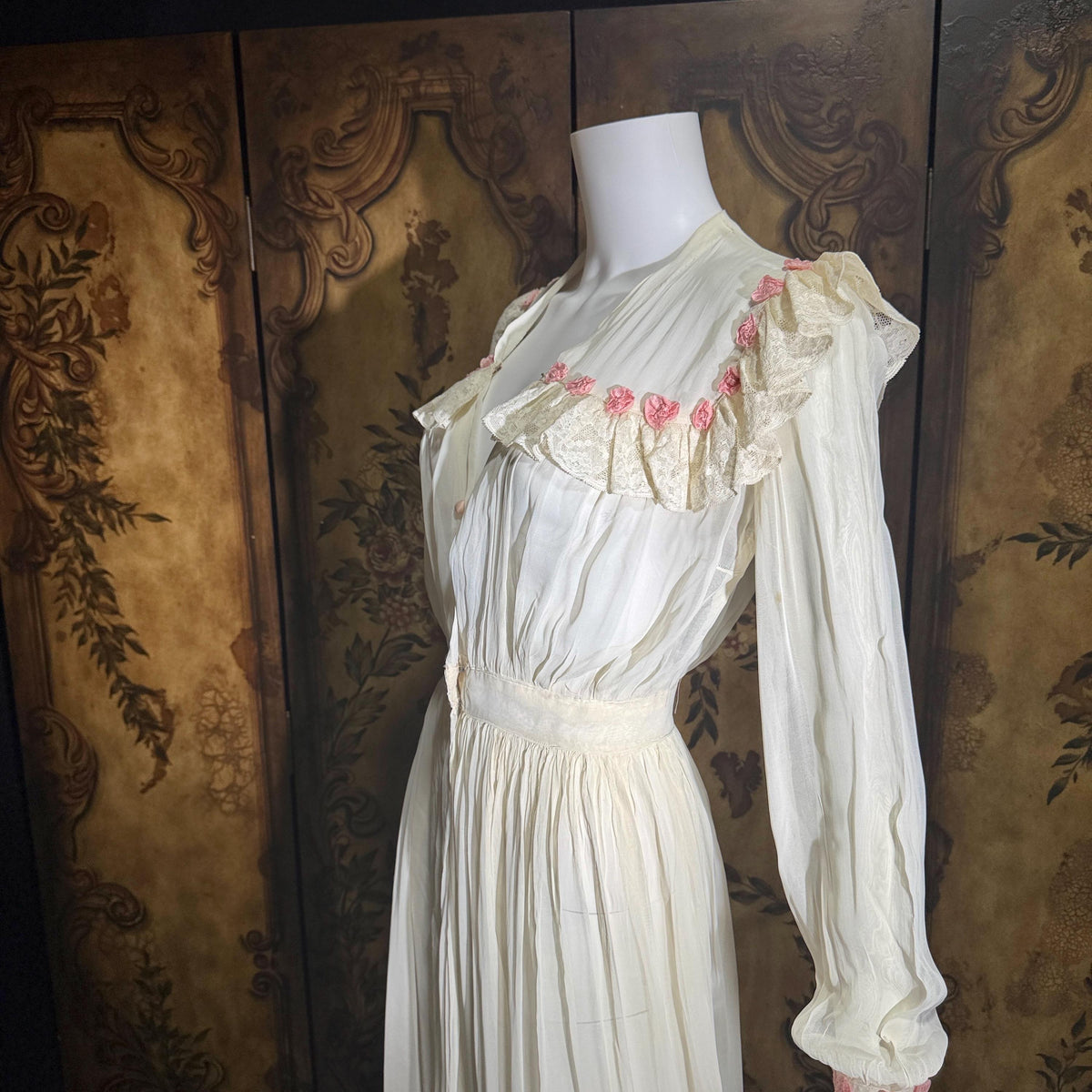 vintage 1930s dressing gown robe, sheer white rayon pink flowers bridal peignoir housecoat
