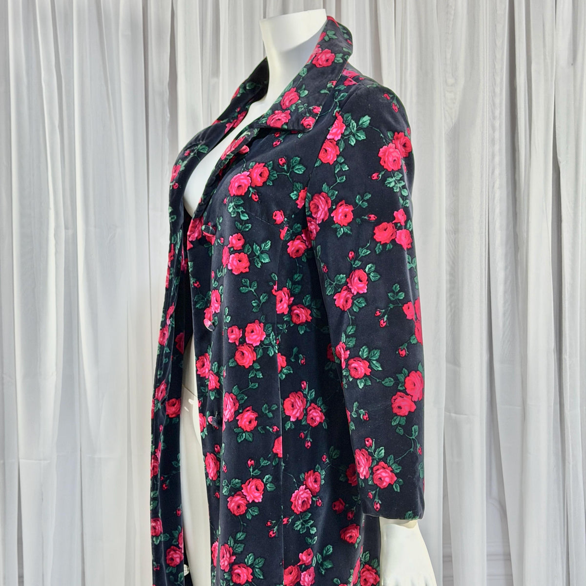 TOWN & COUNTRY vintage 1960s evening coat, black velvet rose print midi coat