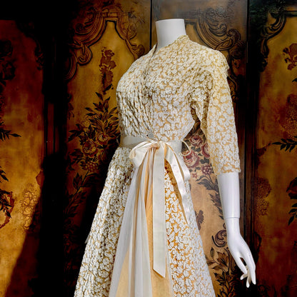 vintge 1940s dressing gown robe, EVELYN PEARSON Gold White full sweep wrap front housecoat hostess dress