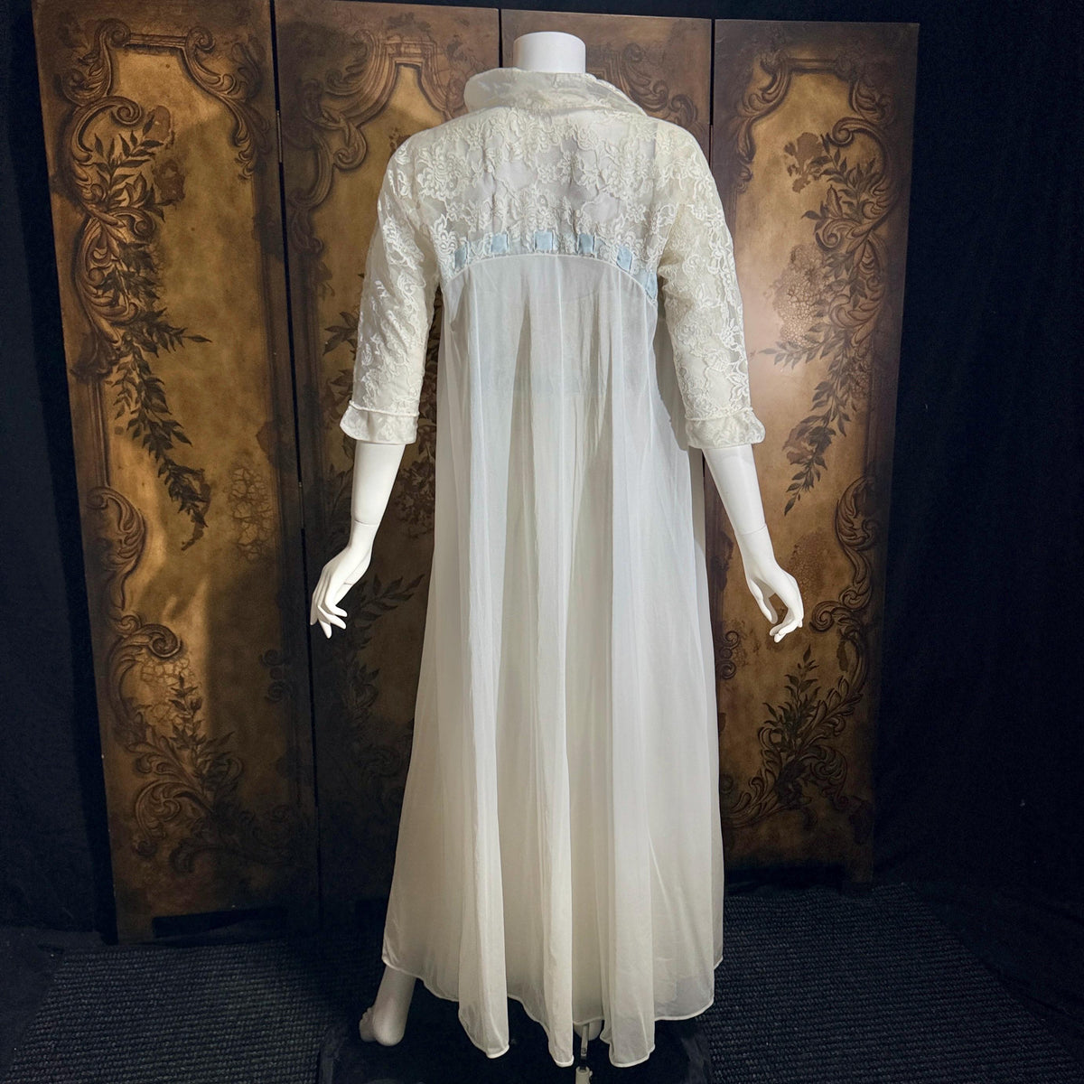 Vintage 1950s EYE-FUL by the Flaums nightgown robe set, white bridal lingerie dress set