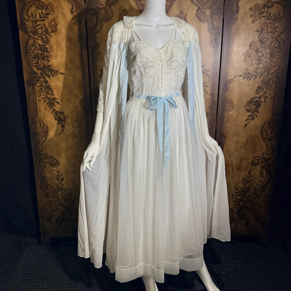 Vintage 1950s EYE-FUL by the Flaums nightgown robe set, white bridal lingerie dress set