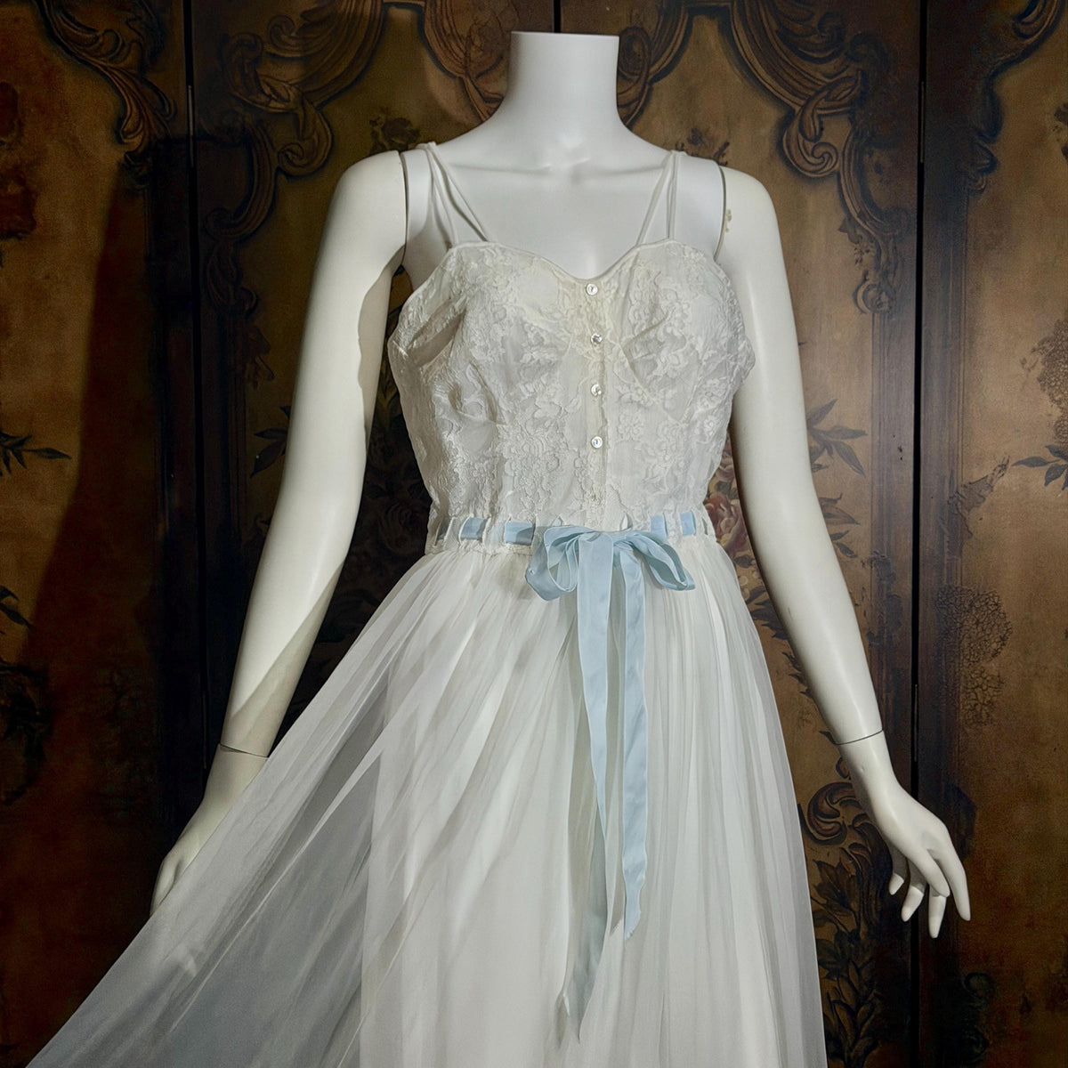 Vintage 1950s EYE-FUL by the Flaums nightgown robe set, white bridal lingerie dress set