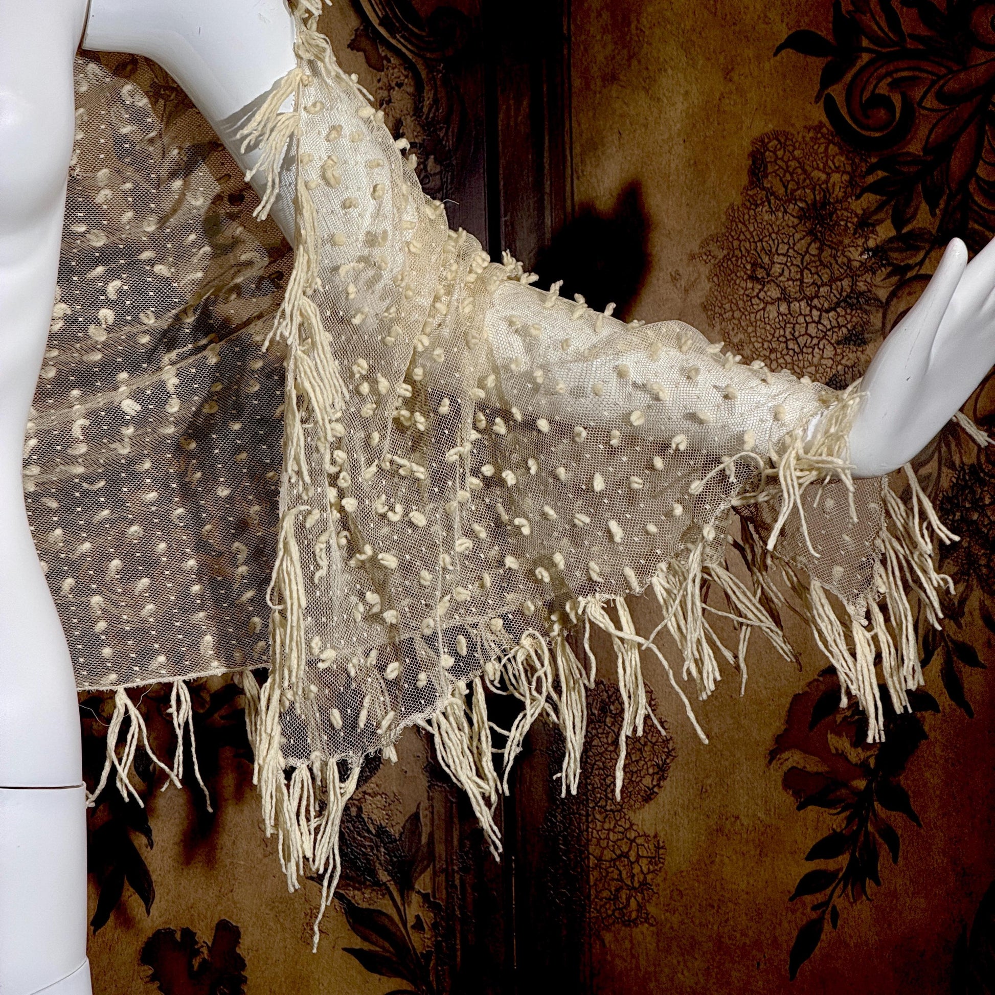 Victorian Edwardian fringed shawl scarf, 1900s Creamy White net and yarn Shoulder Evening Wrap