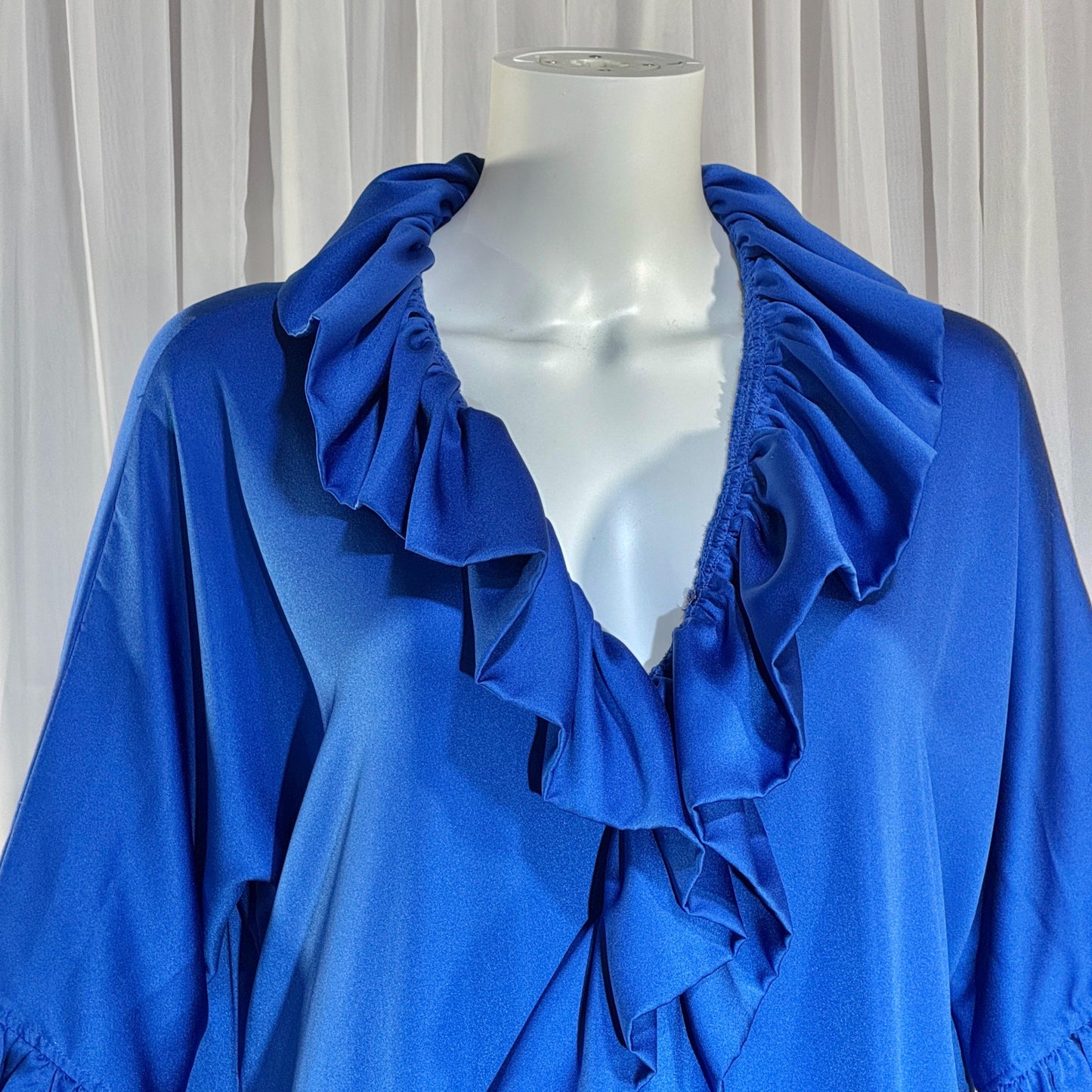 Vintage LUCIE ANN BEVERLY Hills Dressing gown robe, 1960s Blue ruffle lounging gown