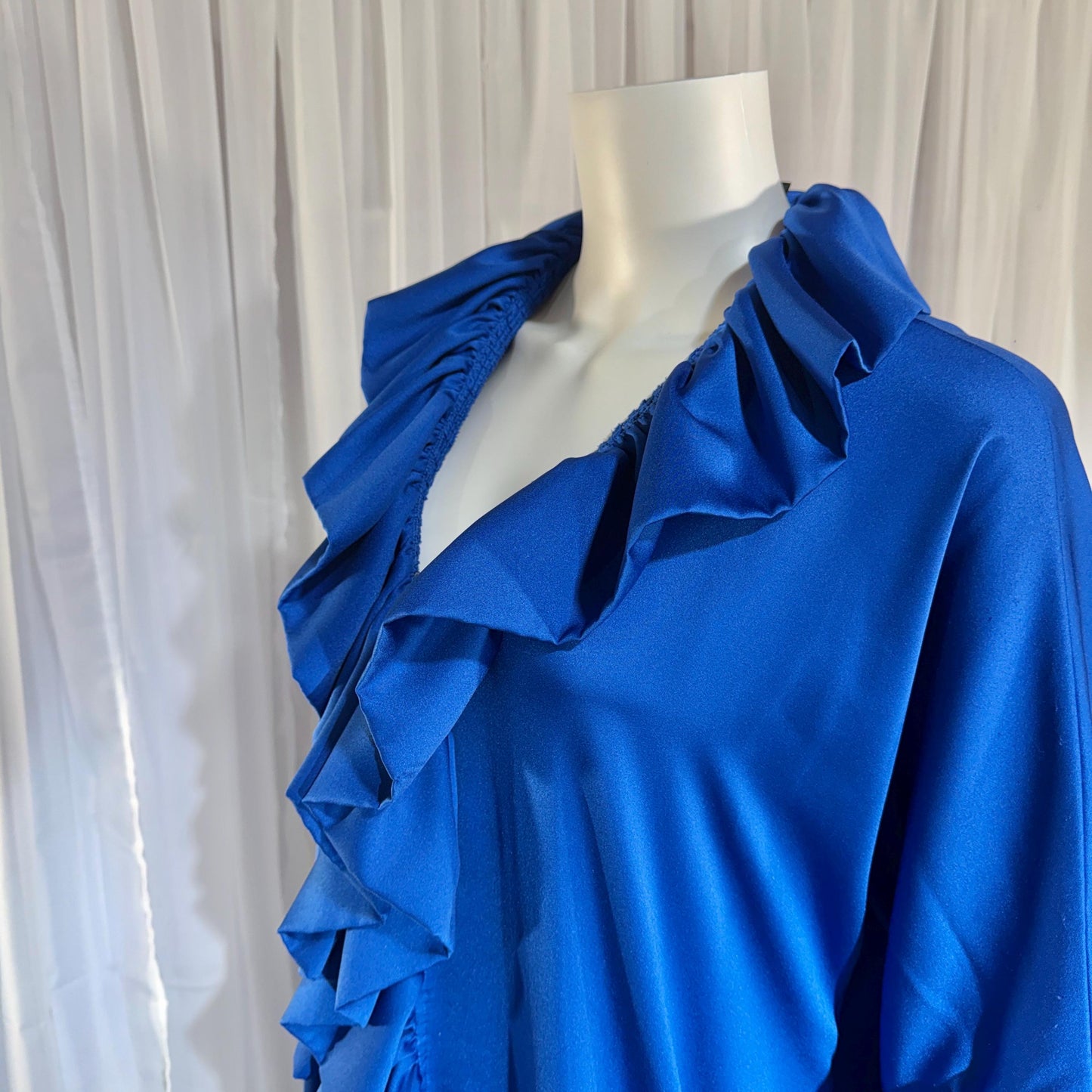 Vintage LUCIE ANN BEVERLY Hills Dressing gown robe, 1960s Blue ruffle lounging gown
