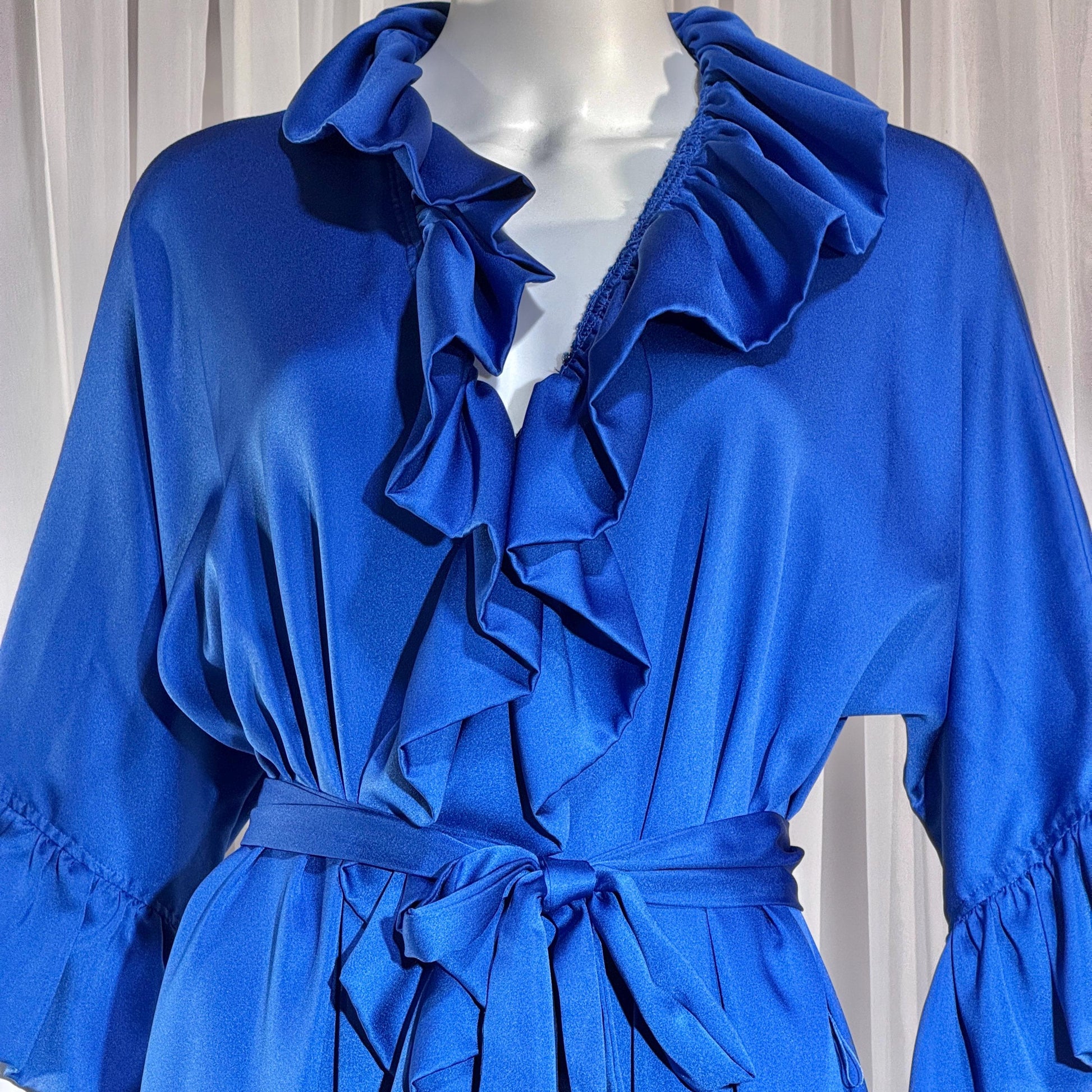 Vintage LUCIE ANN BEVERLY Hills Dressing gown robe, 1960s Blue ruffle lounging gown