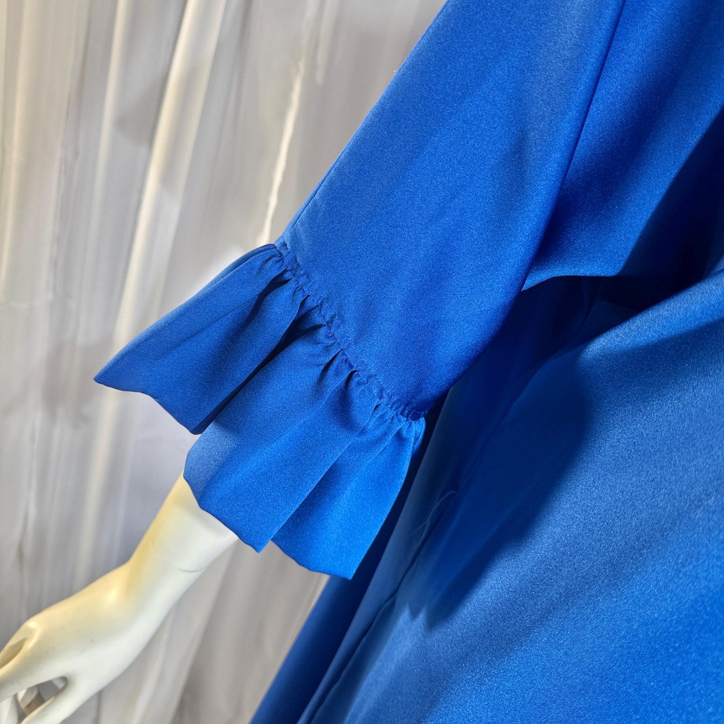 Vintage LUCIE ANN BEVERLY Hills Dressing gown robe, 1960s Blue ruffle lounging gown