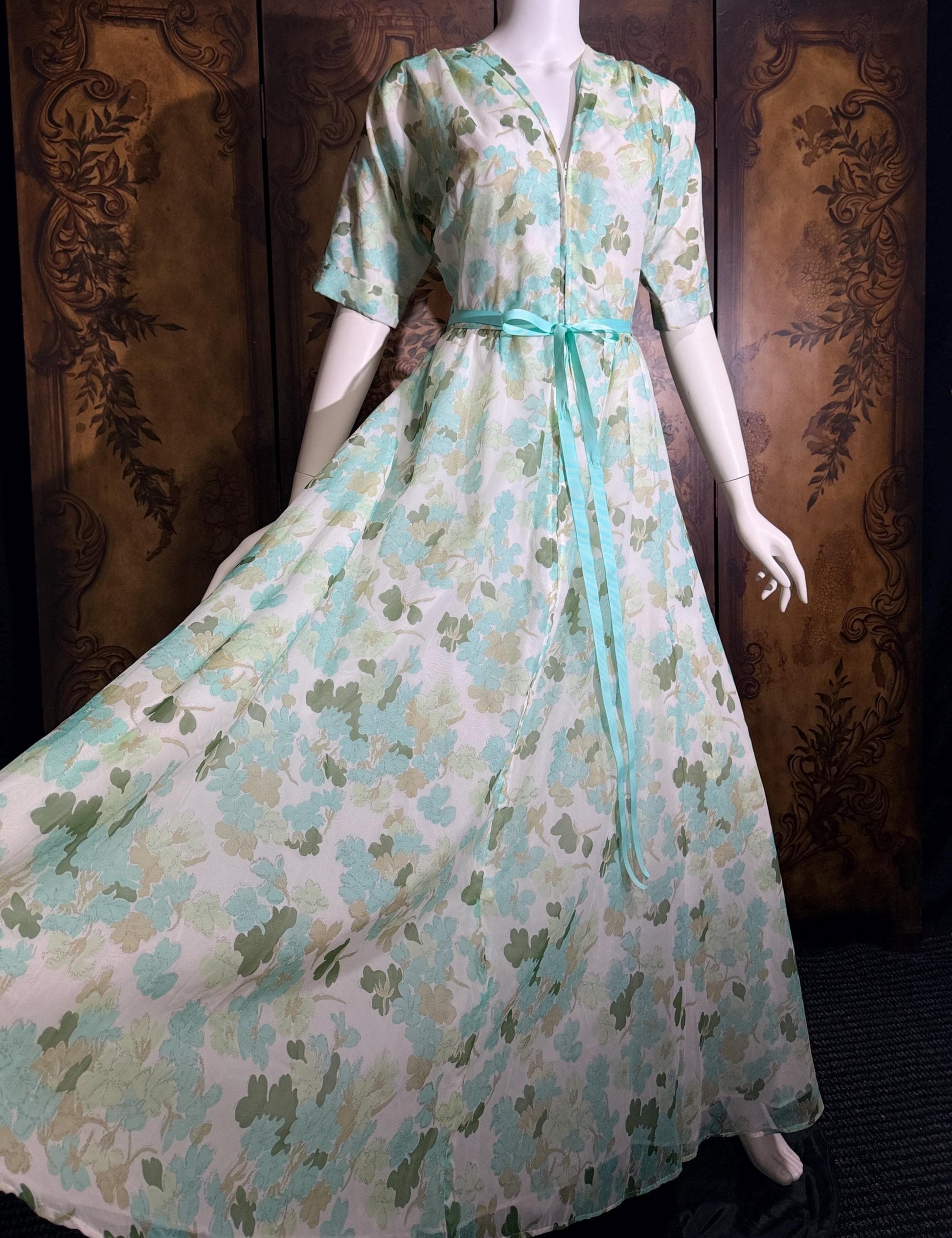 vintge 1950s dressing gown robe, ELIZABETH ARDEN Green floral zip front house hostess dress