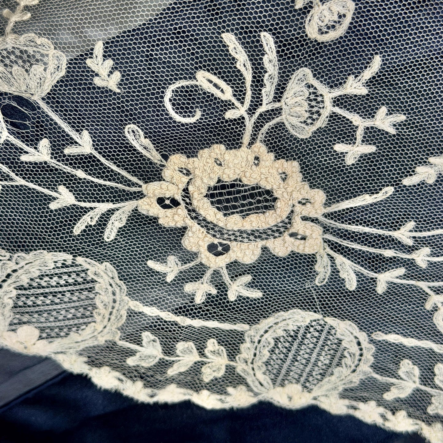 Antique Victorian lace collar, Edwardian Tambour Embroidered net lace