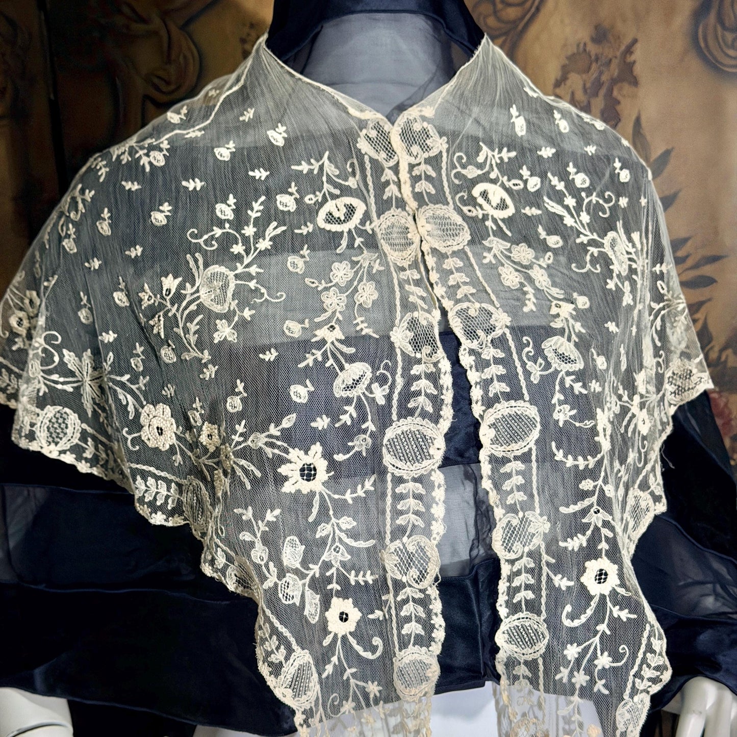 Antique Victorian lace collar, Edwardian Tambour Embroidered net lace