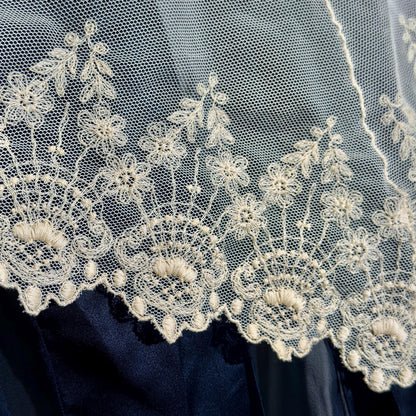 Antique Victorian lace collar, Edwardian Tambour Embroidered net lace