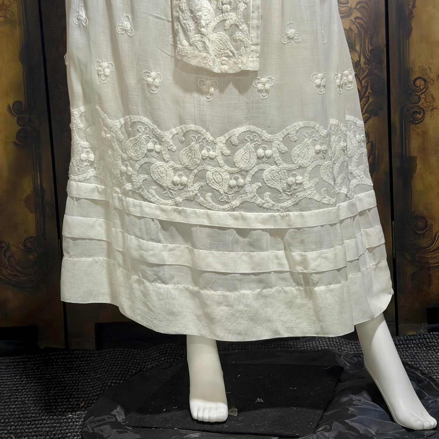 Vintage Edwardian cotton skirt, Antique 1900s heavily embroidered white maxi skirt, hippie boho skirt